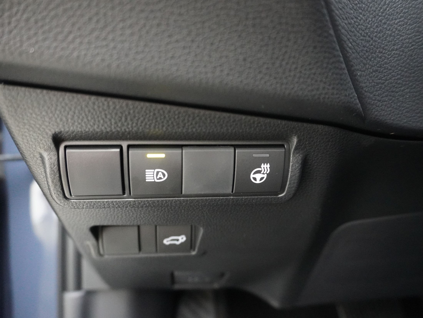 TOYOTA Corolla Cross 2.0 HSD Premium AWD-i ** 4×4  **