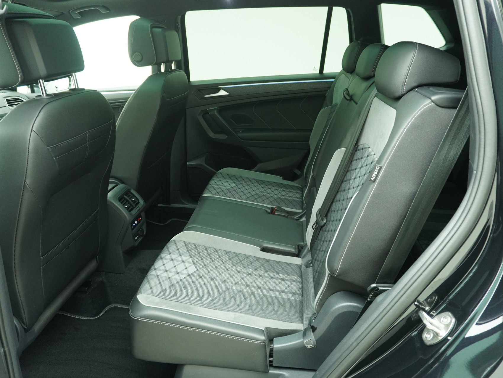 VW Tiguan Allspace 2.0 TDI DSG R-Line Black Style 4Motion