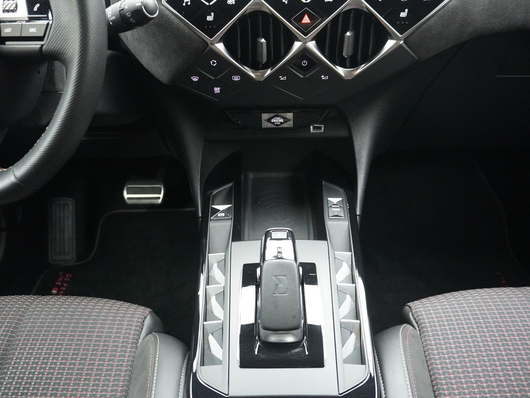 DS AUTOMOBILES DS3 Crossback E-Tense Performance Line (1Phasig)