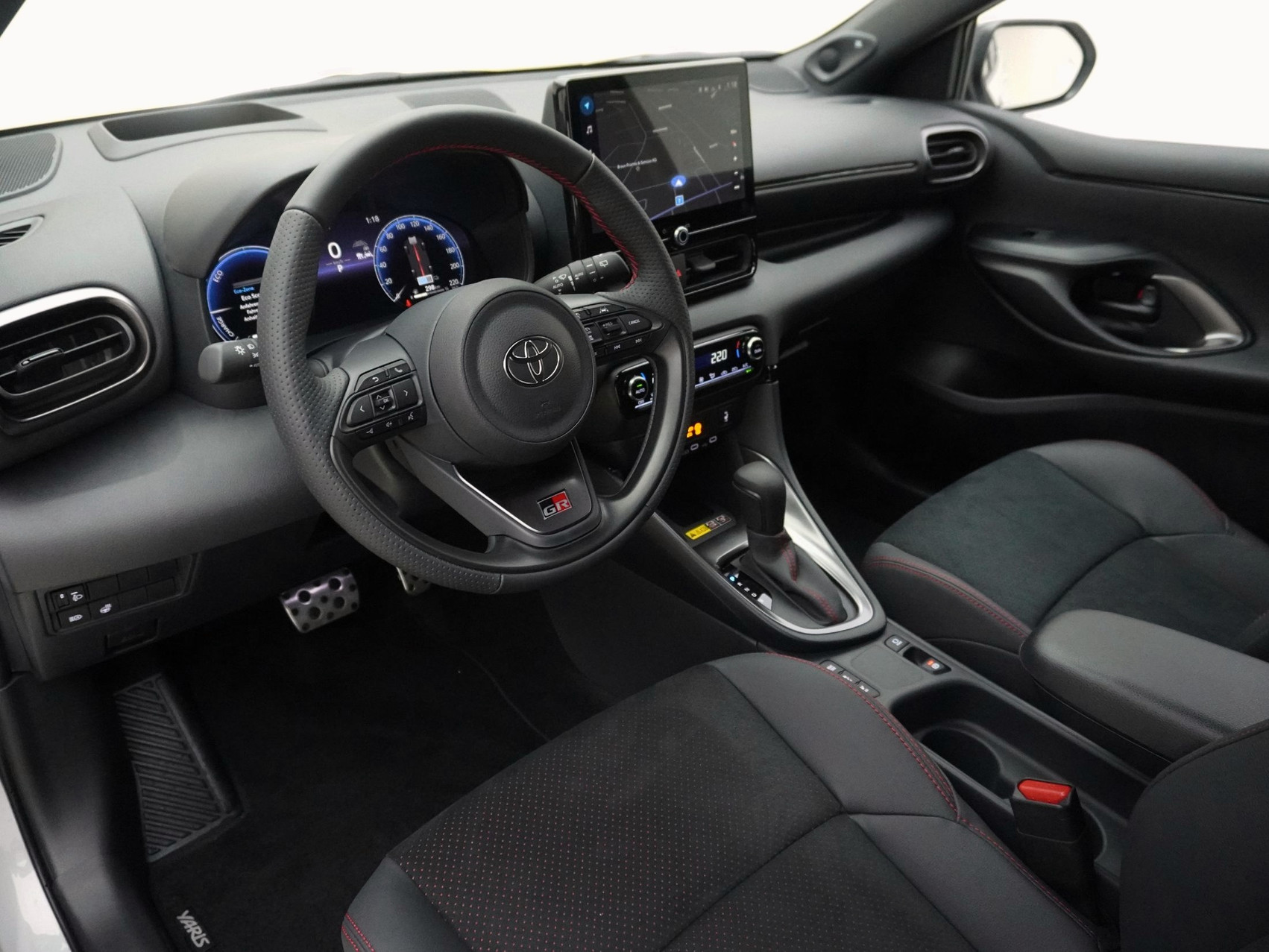 TOYOTA Yaris 1.5 VVT-i HSD GR Sport