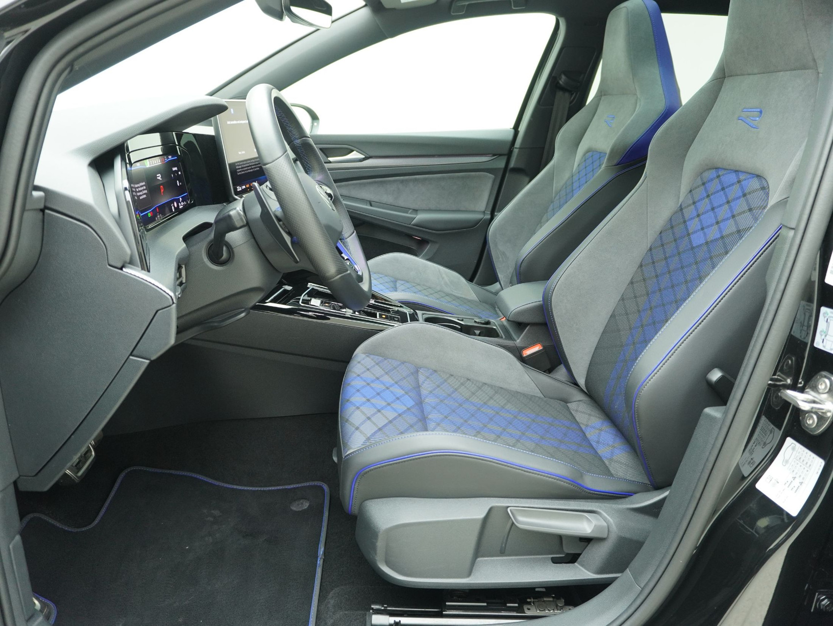 VW Golf Variant 8.5 2.0 TSI R Black Edition 4Motion (2025)