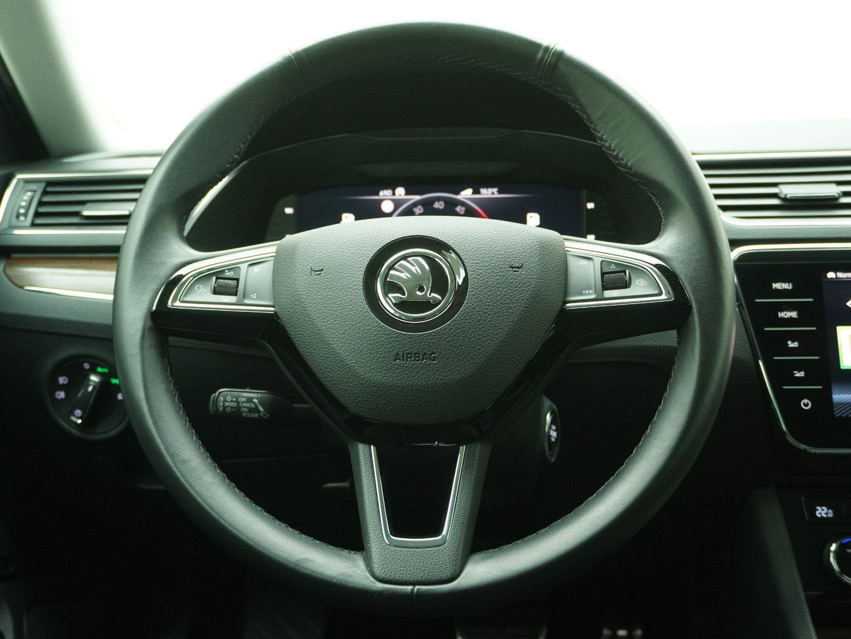 SKODA Superb Combi Scout 2.0 TDI DSG 4×4