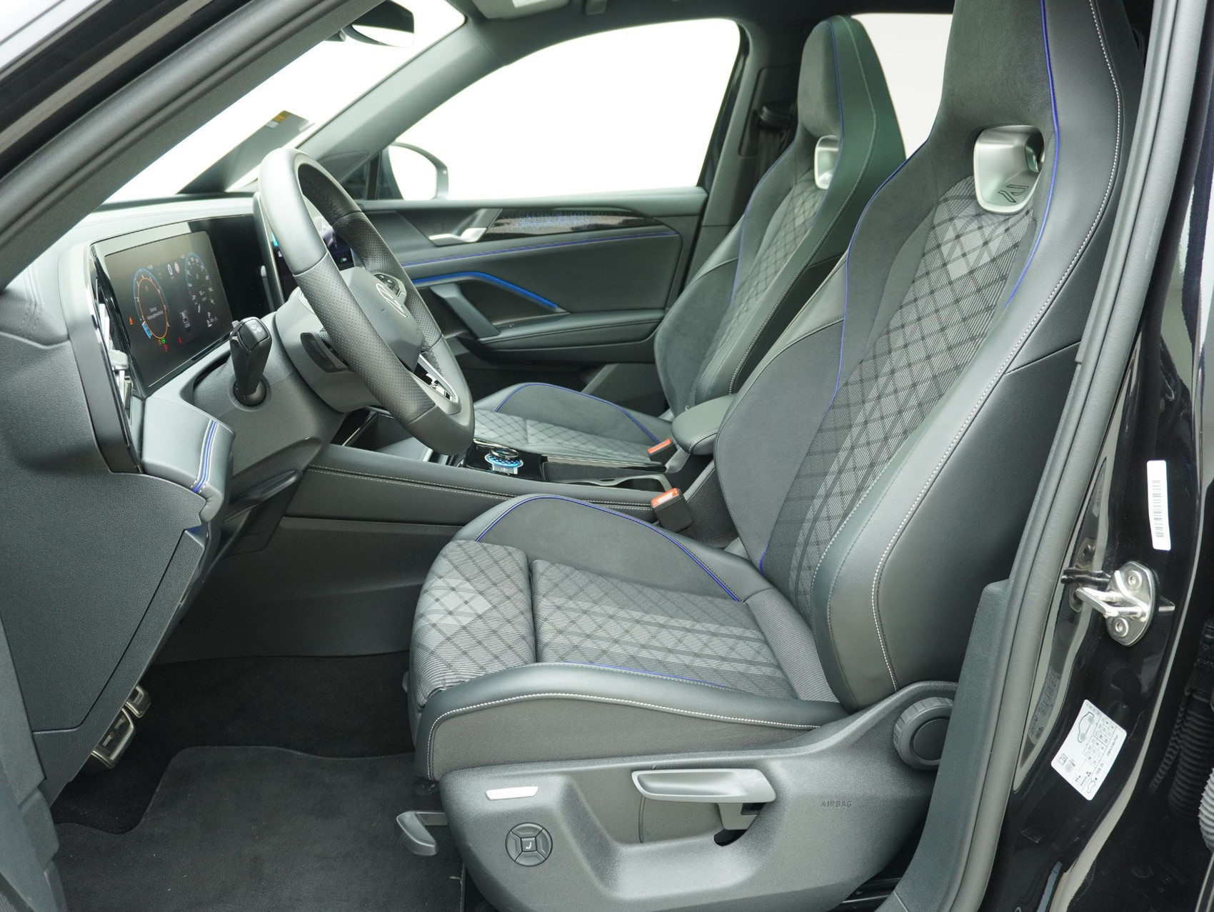 VW Tiguan 2.0 TSI DSG R-Line Black Style 4Motion (2025)