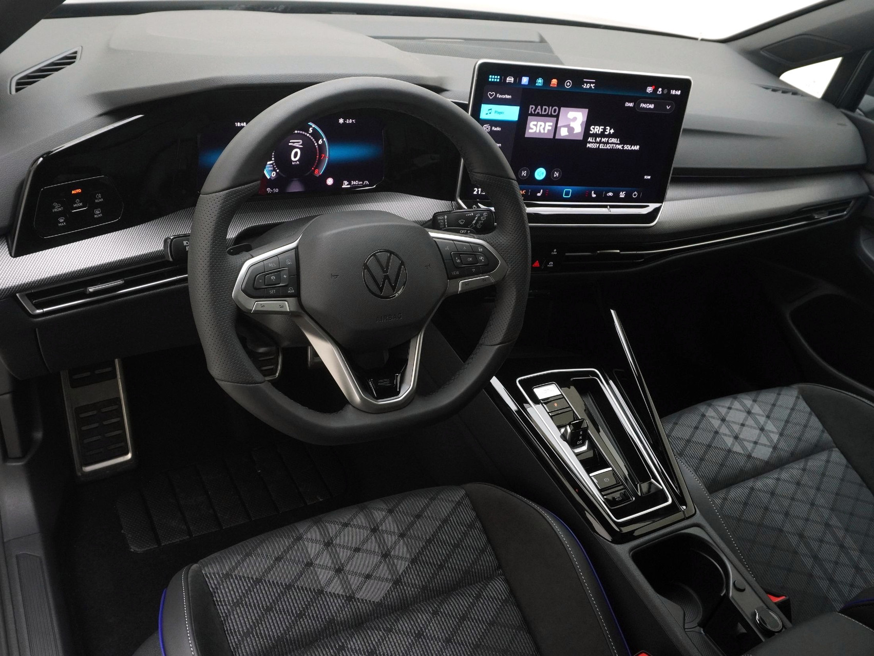 VW Golf VIII 1.5 eTSI R-Line DSG