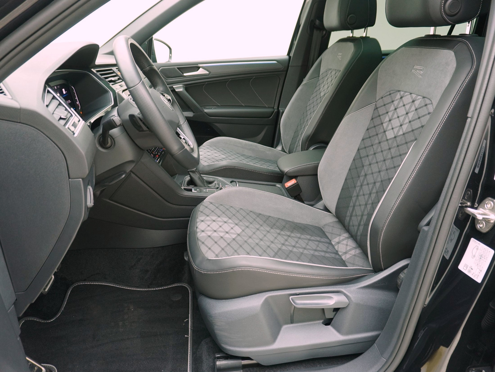 VW Tiguan Allspace 2.0 TDI DSG R-Line Black Style 4Motion