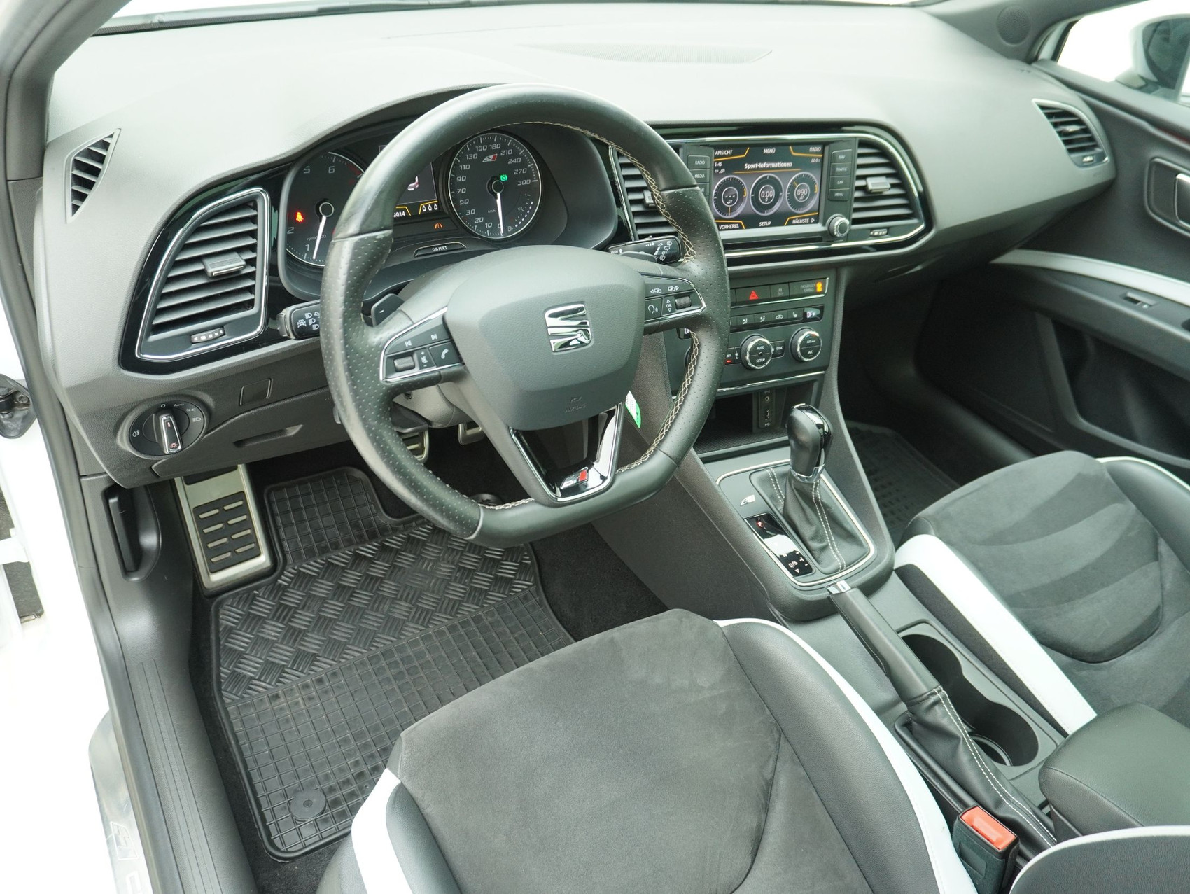 SEAT Leon ST 2.0 TSI DSG Cupra