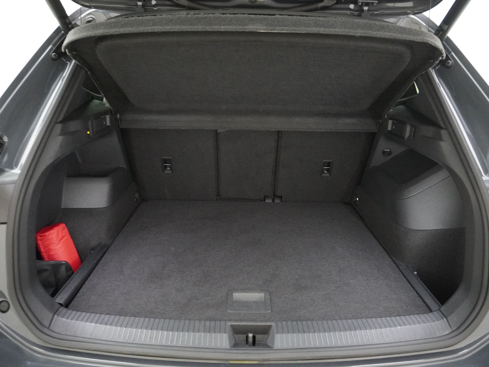 VW Tiguan 2.0 TSI DSG R-Line Black Style 4Motion (2025) **Head-Up / Harman-Kardon Soundsystem**