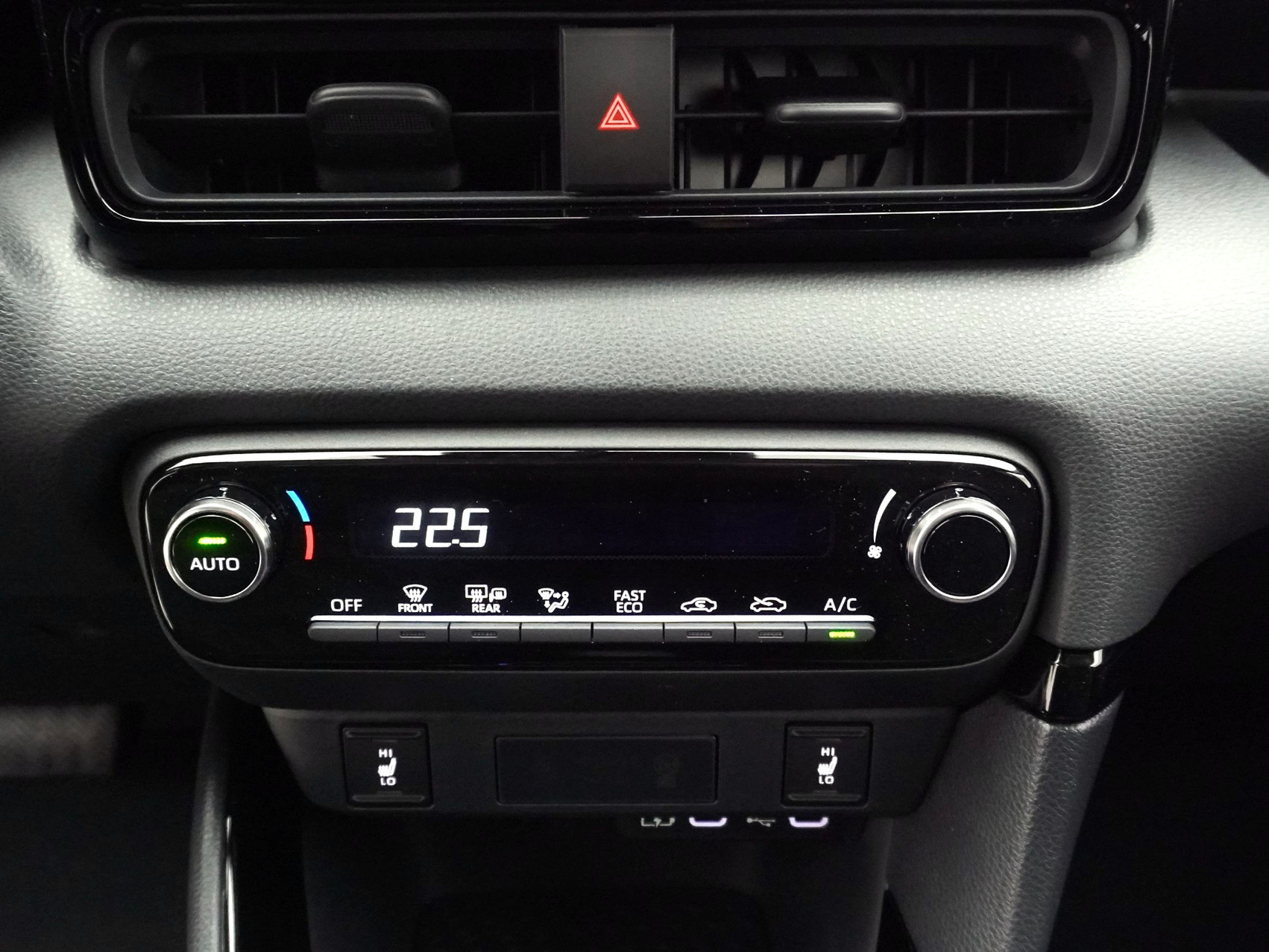 TOYOTA Yaris 1.5 VVT-i HSD Trend ** mit Lenkradheizung **