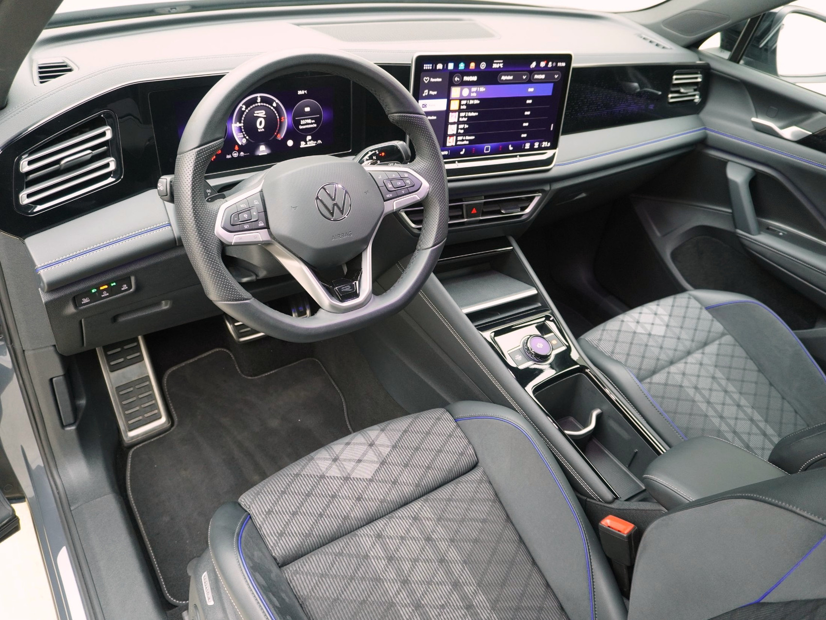 VW Tiguan 2.0 TDI DSG R-Line Black Style 4Motion (2025)