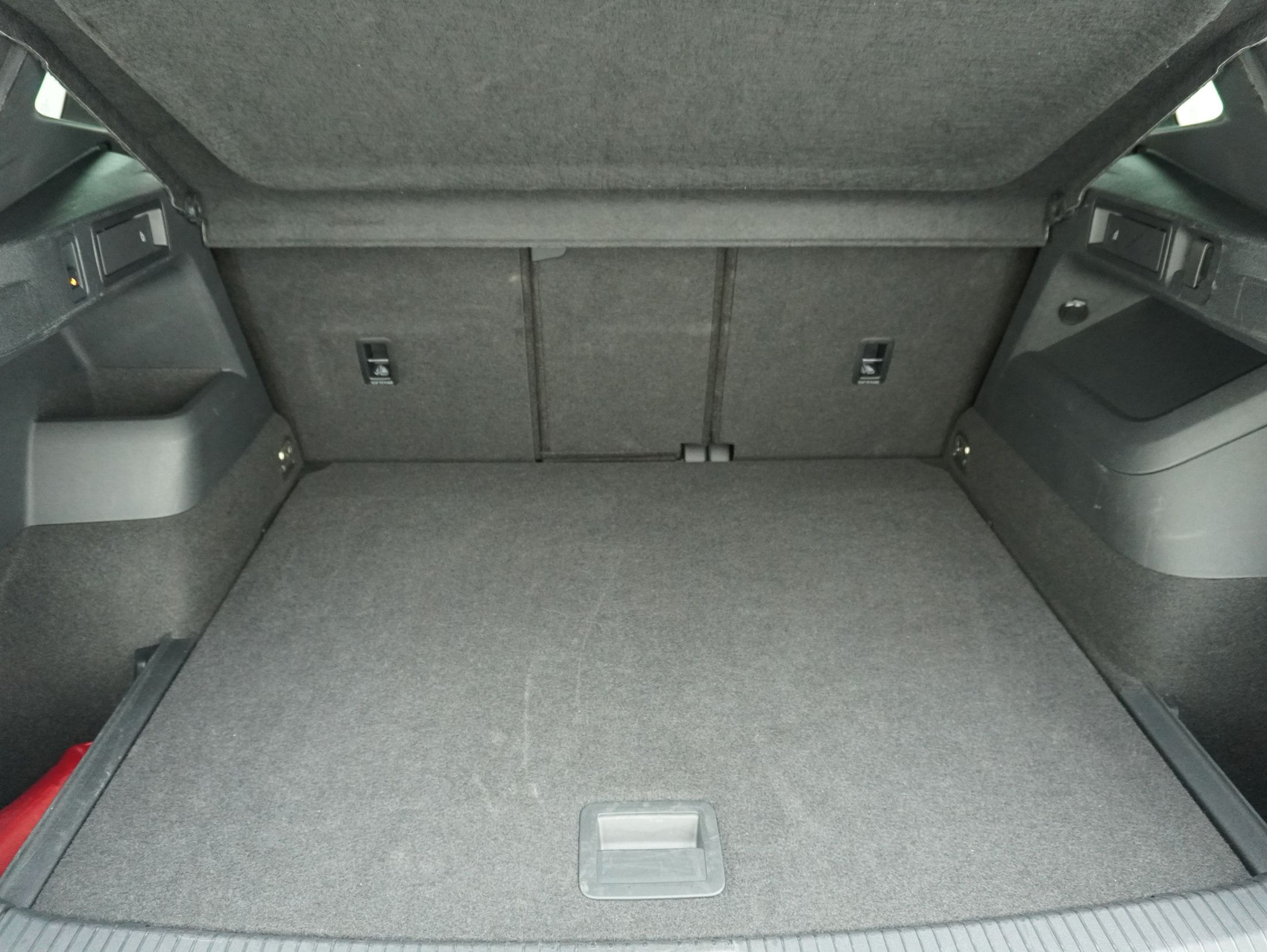 VW Tiguan 2.0 TSI DSG R-Line Black Style 4Motion (2025) **Head-Up / Harman-Kardon Soundsystem**