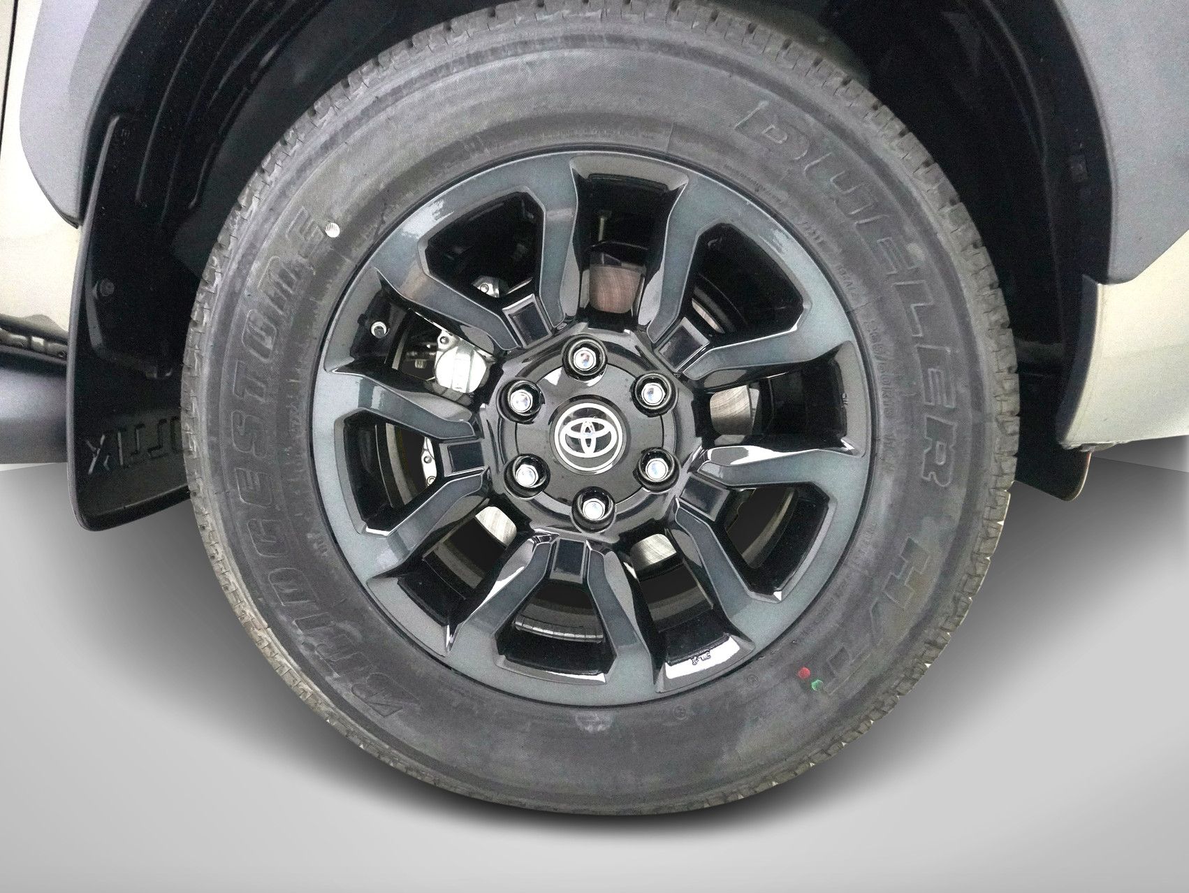 TOYOTA Hilux Double Cab.-Pick-up 2.8 D-4D MHEV 204 Invincible