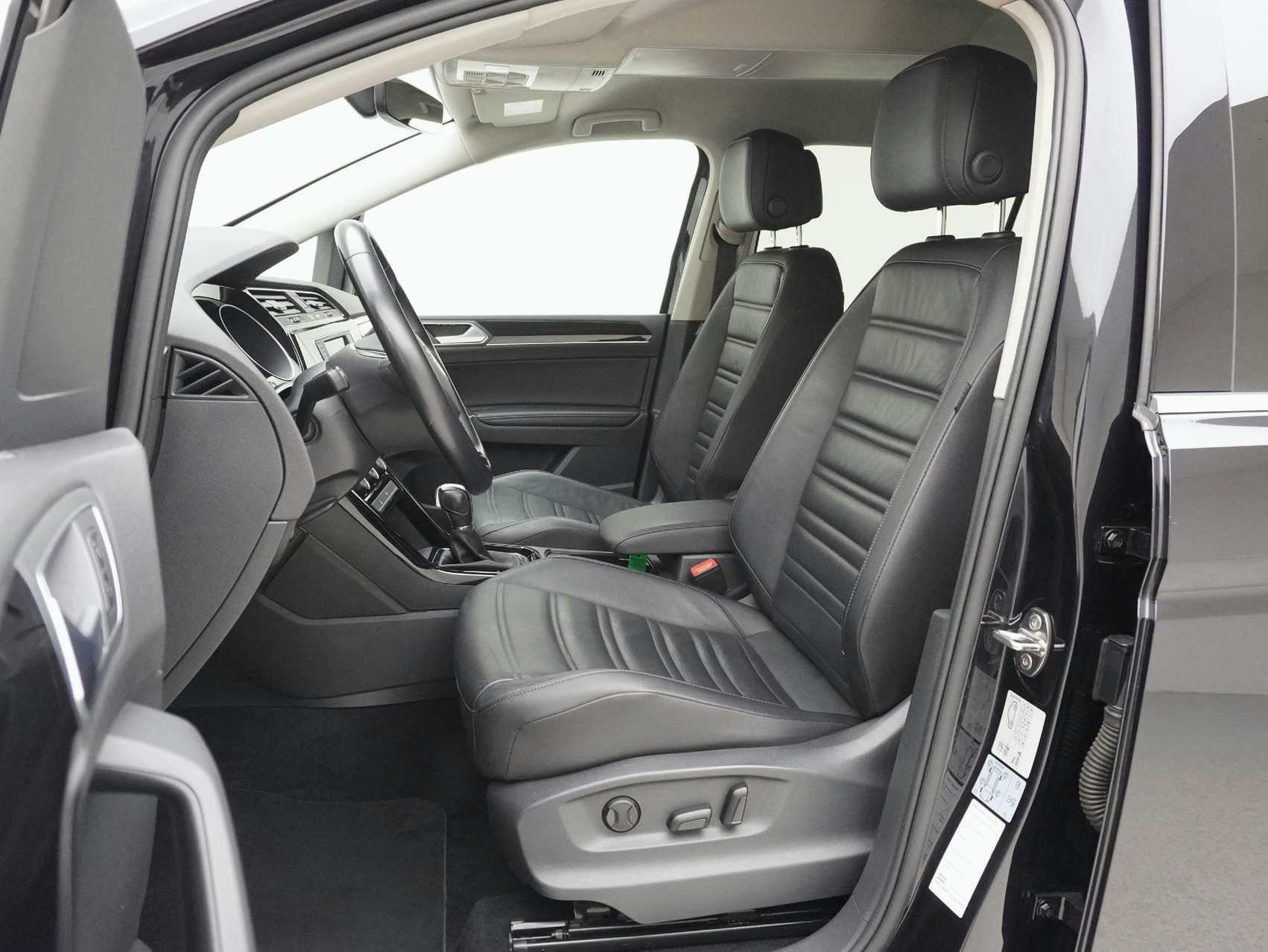 VW Touran 2.0 TDI DSG Highline **7-Plätzer**