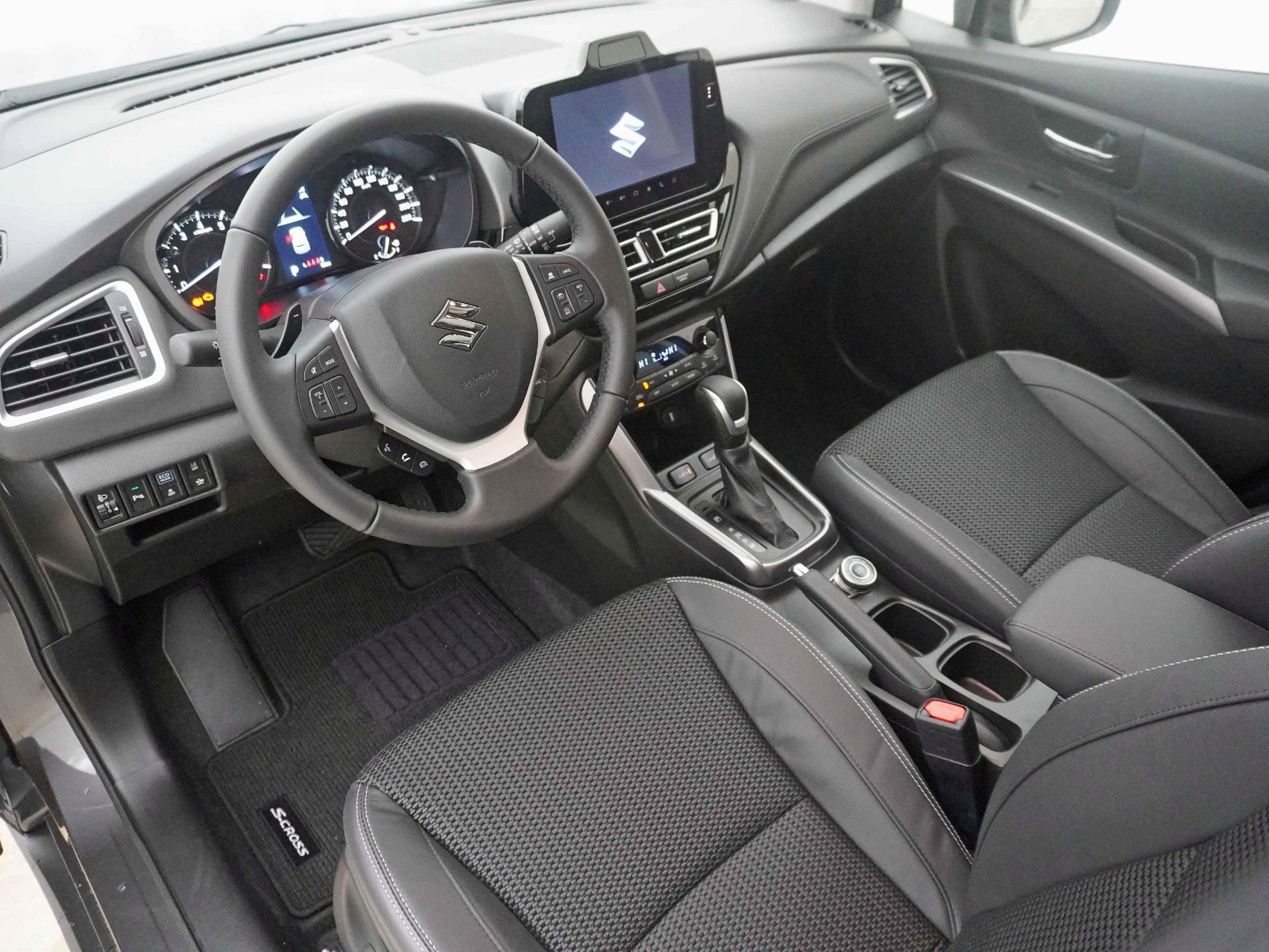 SUZUKI S-Cross 1.4 T Compact Top Hybrid 4×4