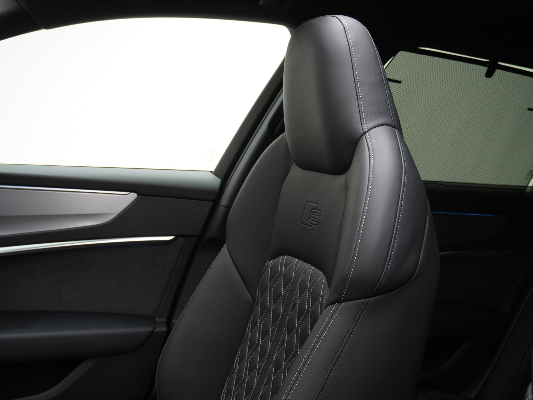 AUDI S6 Avant 3.0 V6 TDI quattro T-Tronic **Werksgarantie bis 11/2029SoftClose/Hinterradlenkung/S-Sitze**