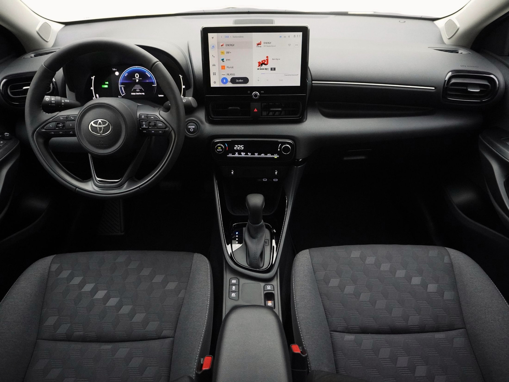 TOYOTA Yaris 1.5 VVT-i HSD Trend ** mit Lenkradheizung **