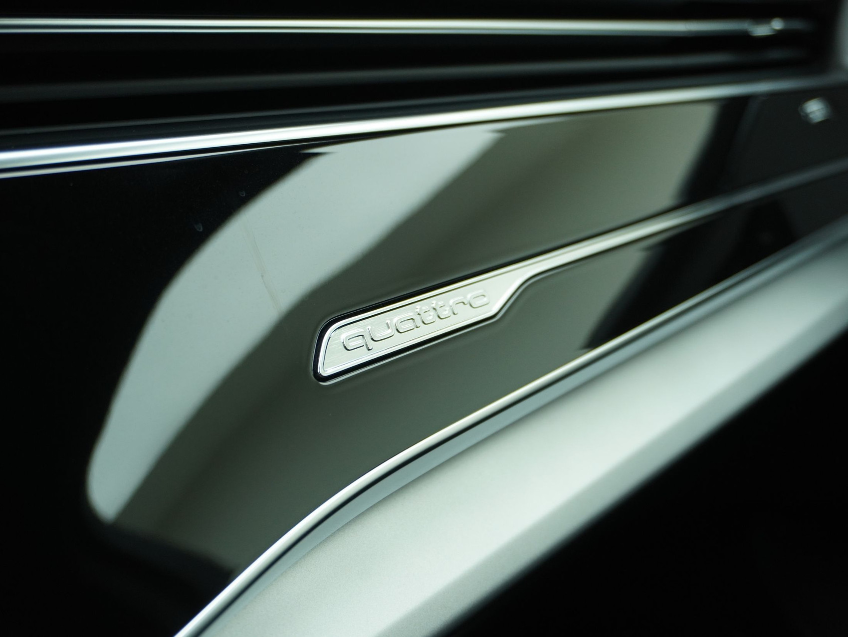 AUDI Q7 SUV 55 TFSI e S Line quattro T-Tronic **Audi Garantie bis 10.2029**