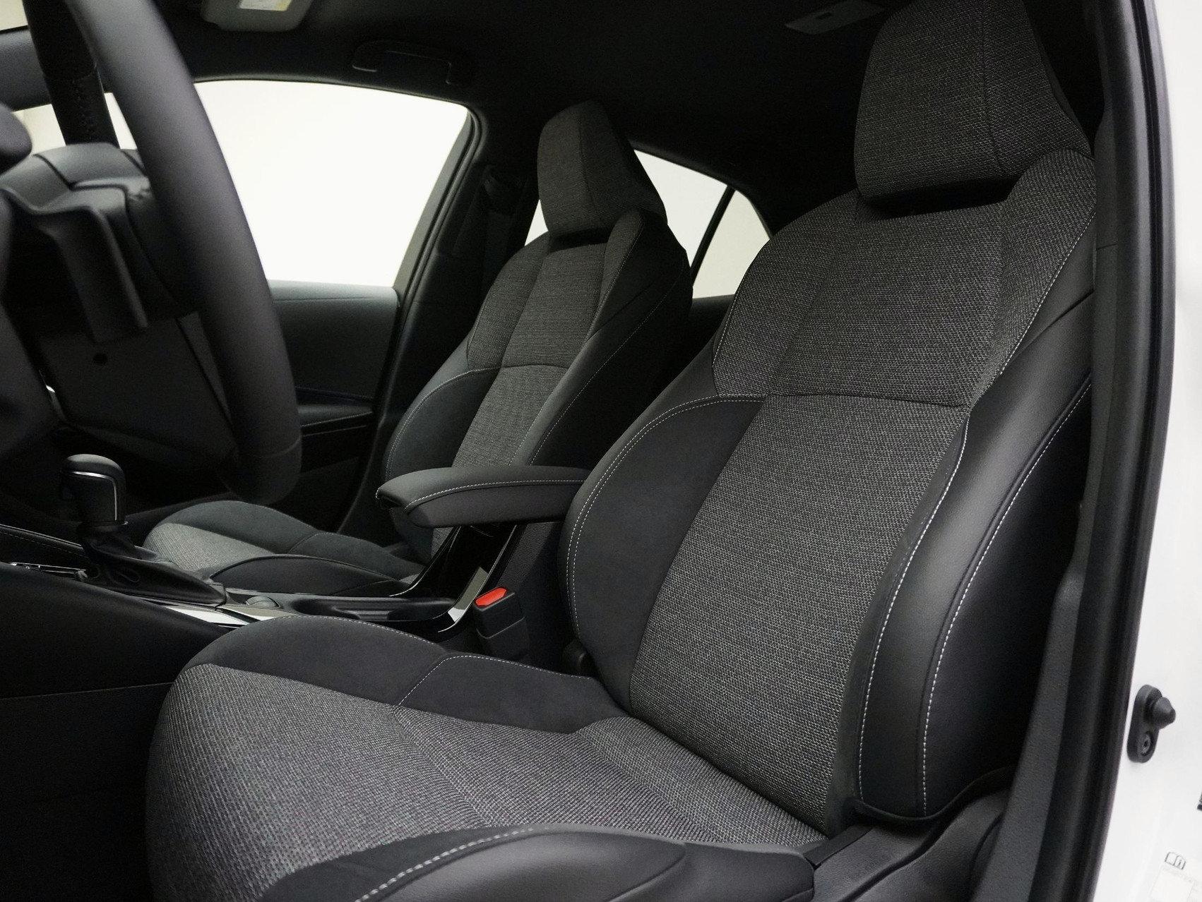 TOYOTA Corolla 2.0 HSD Trend ** Trend Plus **