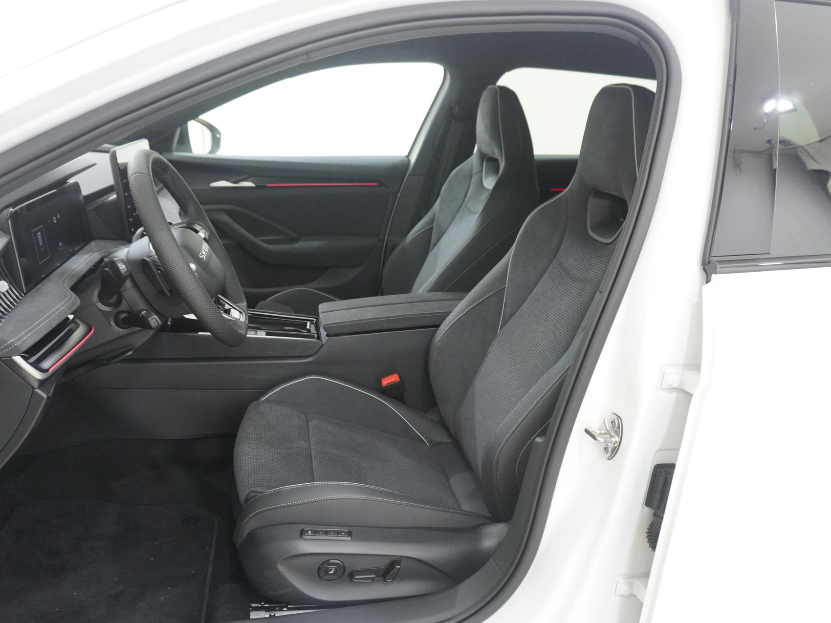 SKODA Superb 2.0 TSI Sportline 4×4 DSG