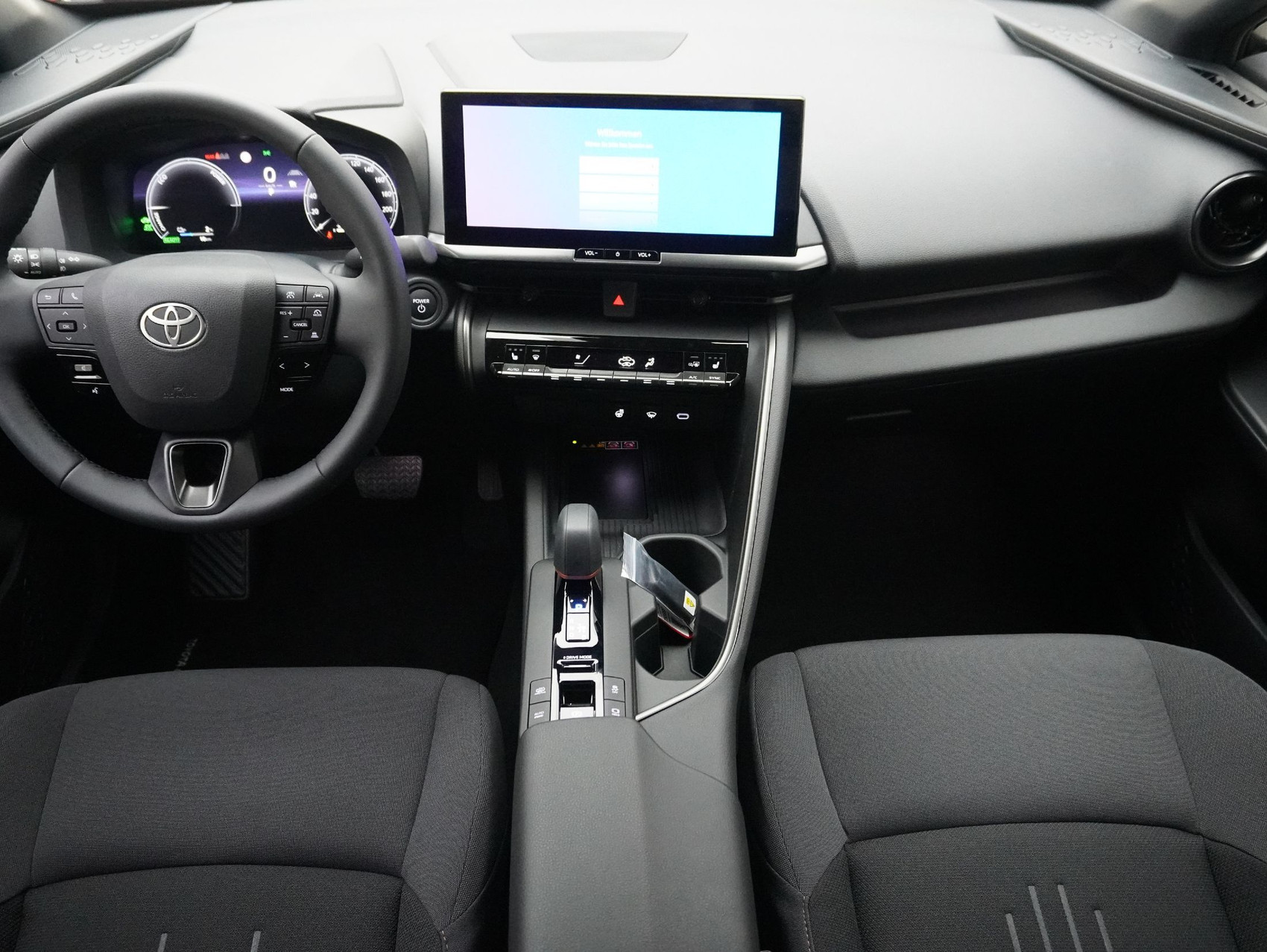 TOYOTA C-HR 2.0 PHEV Swiss Edition ** inkl. 8-Fach bereift **