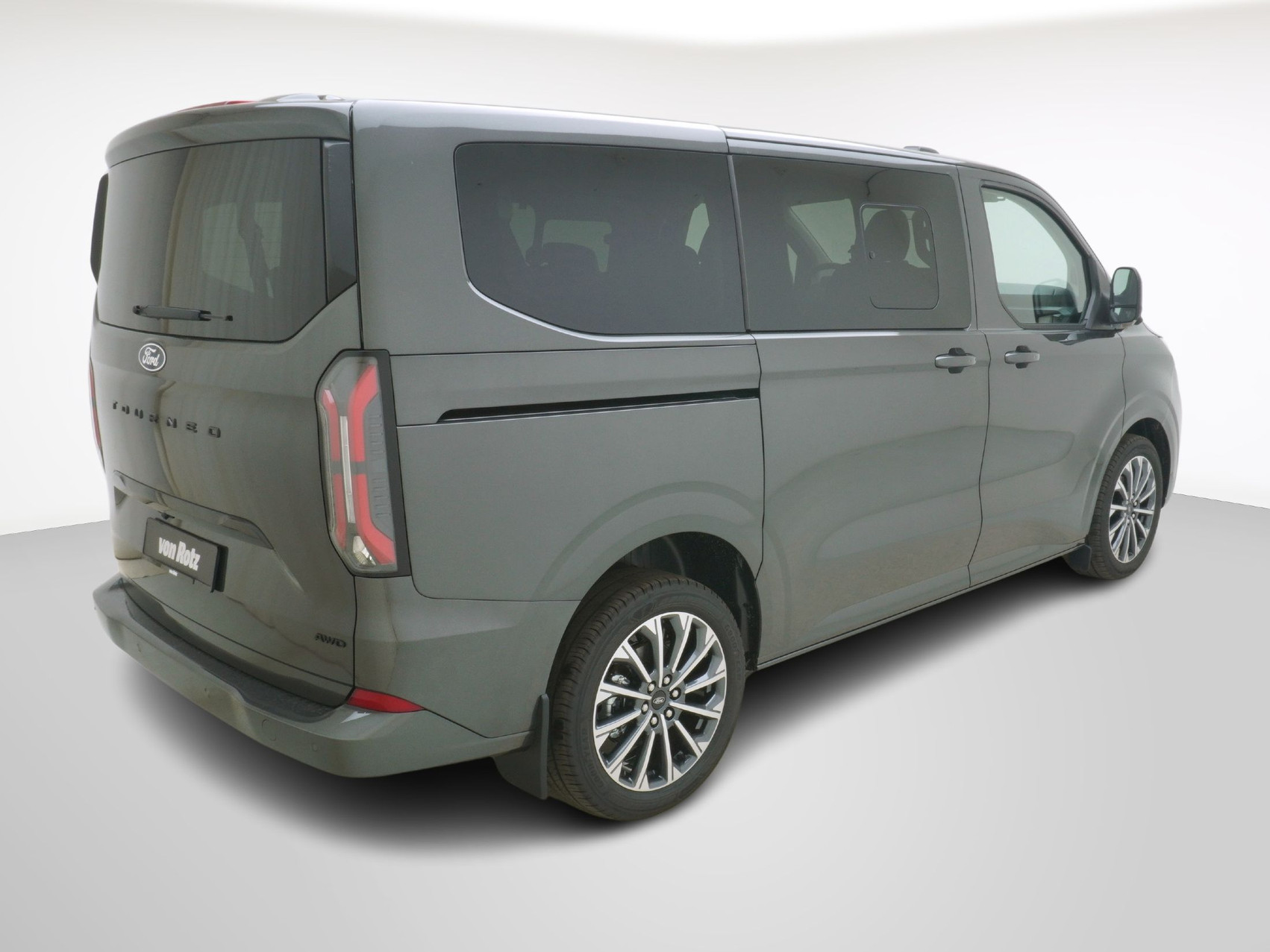 FORD Tourneo Custom 320 L1 2.0 TDCI 4×4 Titanium X