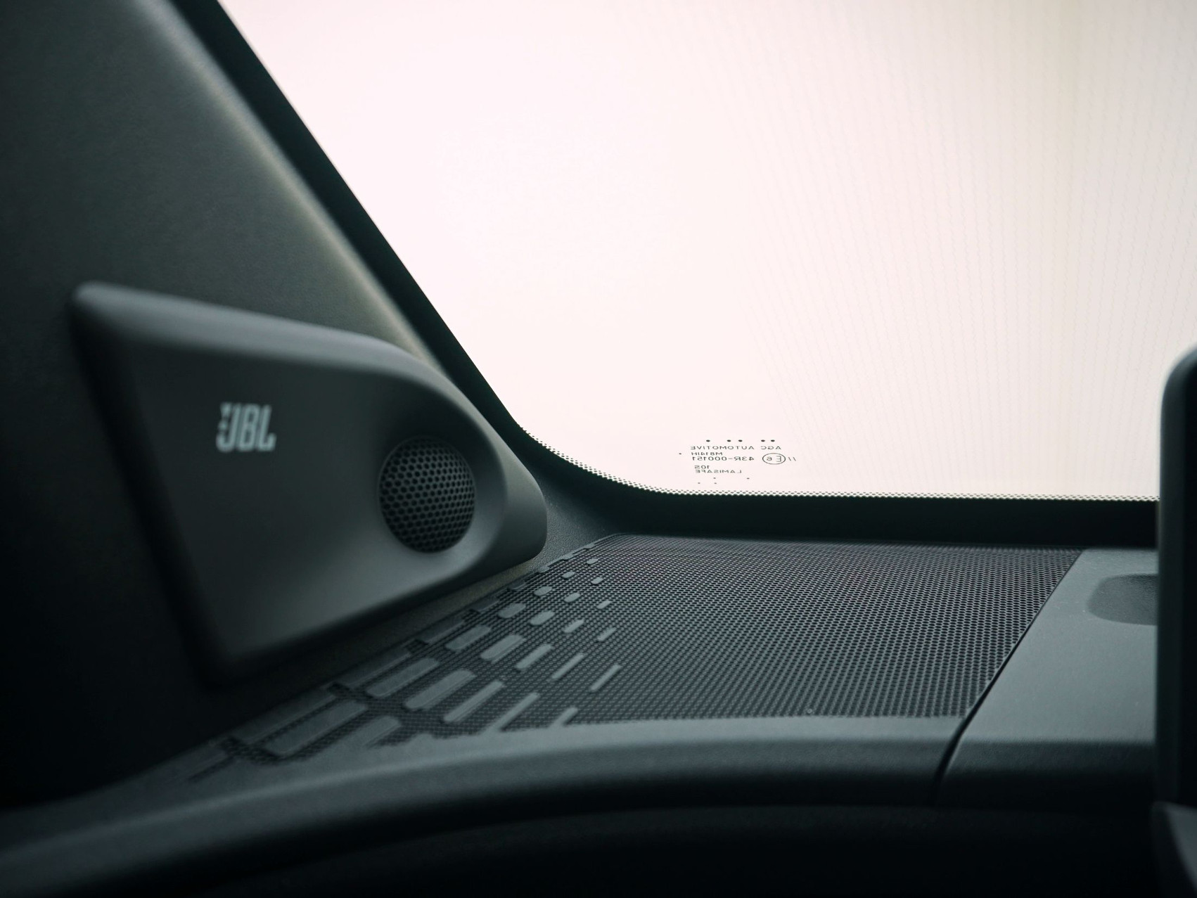 TOYOTA C-HR+ 77 KWh AWD Premium ** mit Panoramadach **