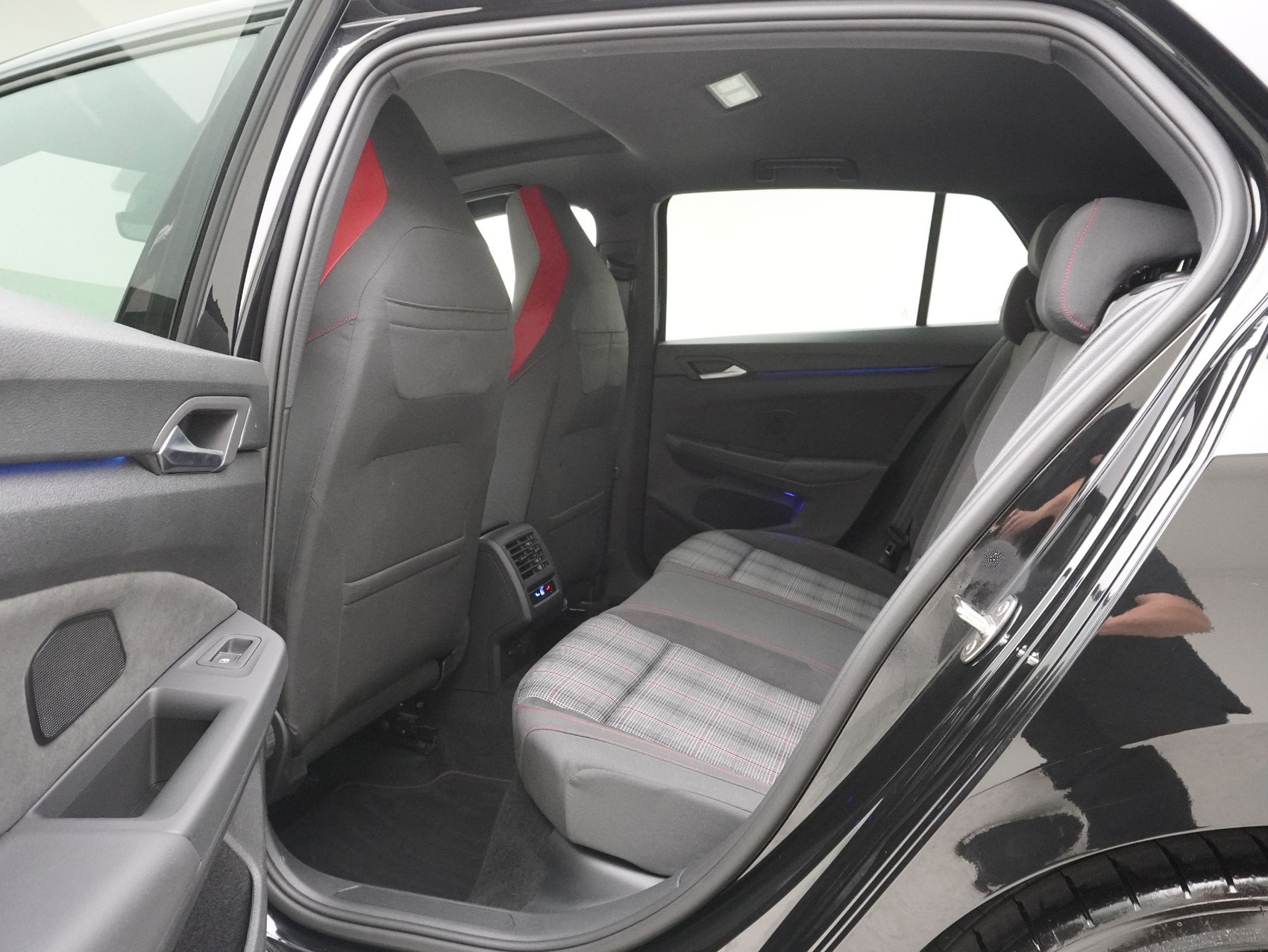 VW Golf 8.5 2.0 TSI DSG GTI Black Style (2025) ** Anhängerkupplung / Harman/Kardon / Panoramadach**