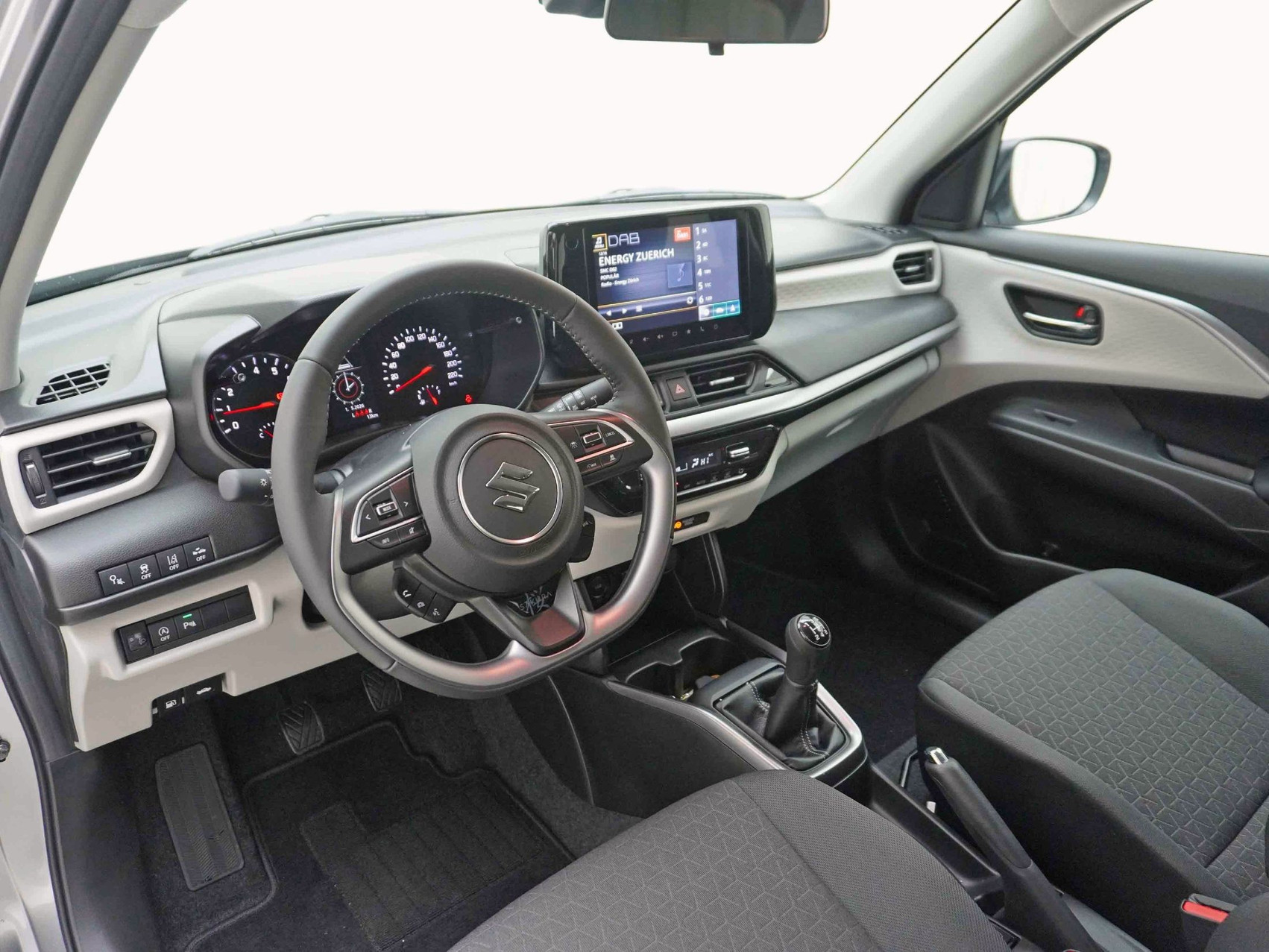 SUZUKI Swift 1.2 Sakura Top Hybrid 4×4