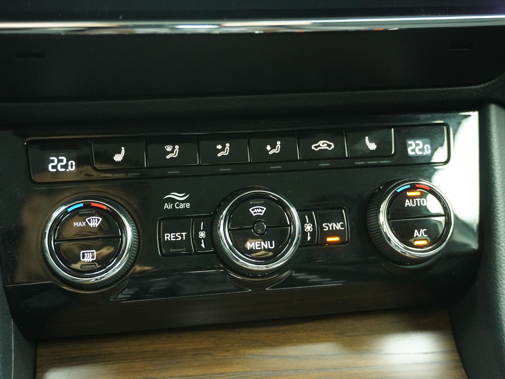 SKODA Superb Combi Scout 2.0 TDI DSG 4×4