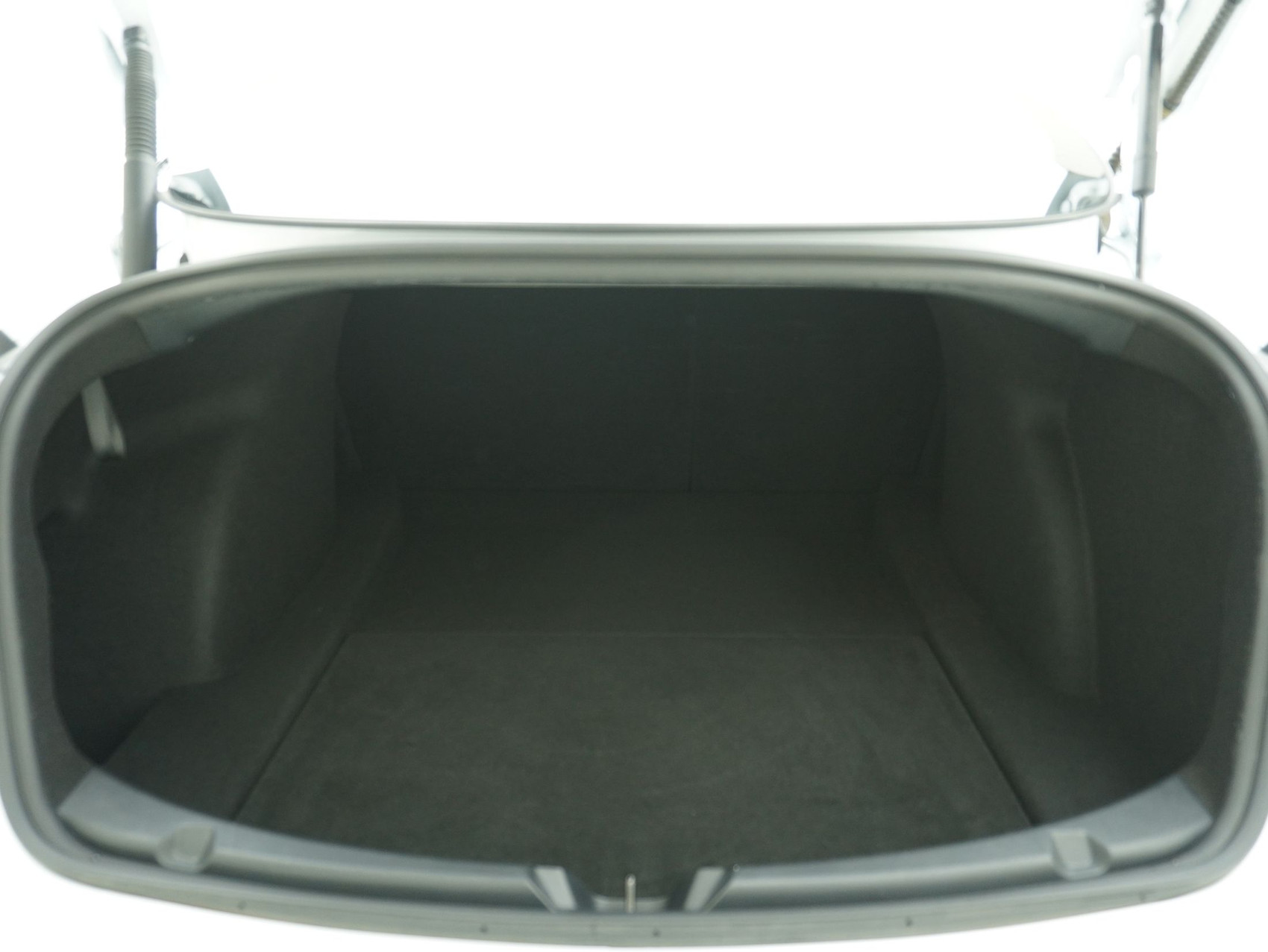 TESLA Model 3 Standart Range Plus RWD