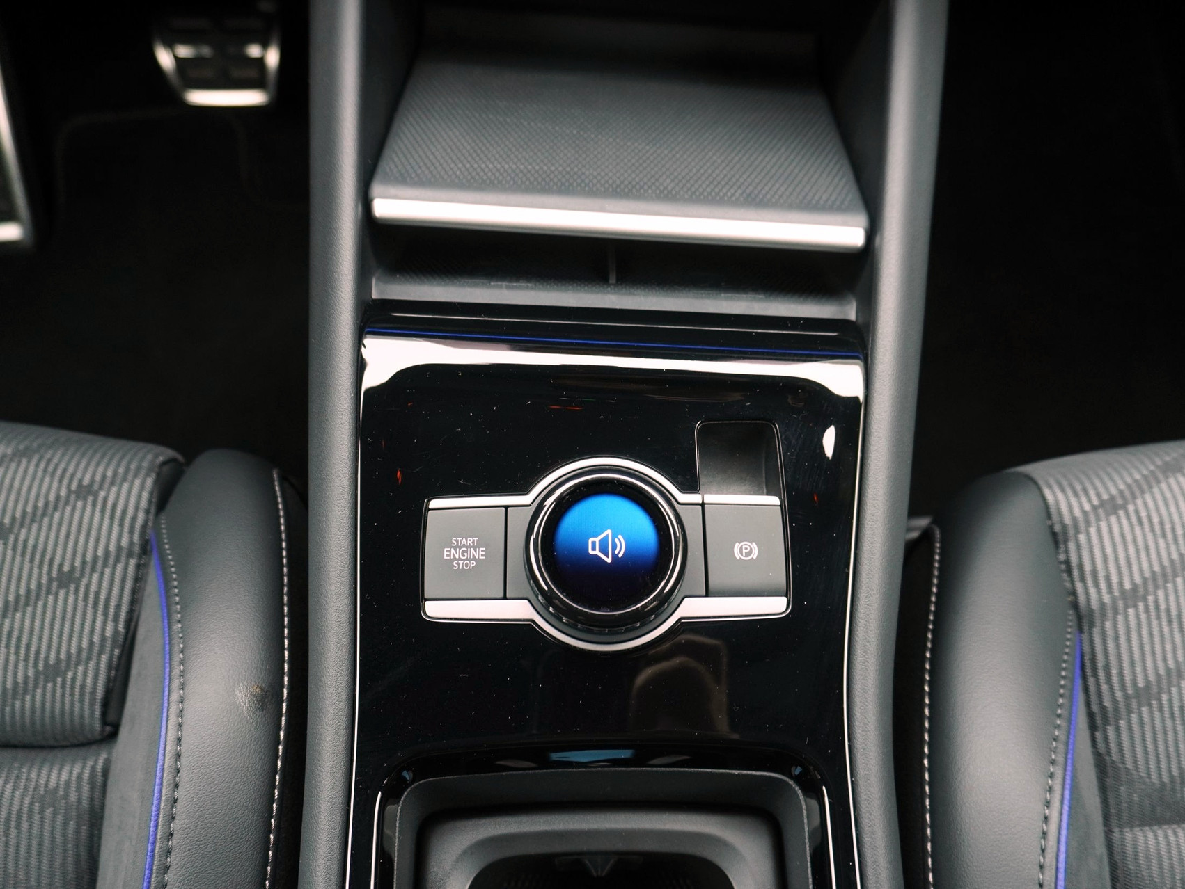 VW Tiguan 2.0 TSI DSG R-Line Black Style 4Motion (2025)