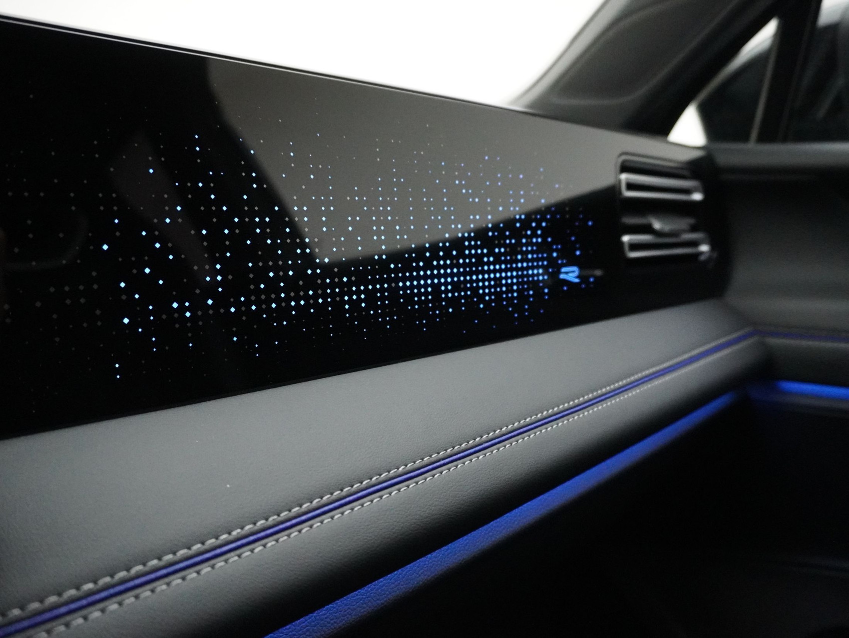 VW Tiguan 2.0 TDI DSG R-Line Black Style 4Motion (2025) **Anhängerkupplung/Head-UP/Panoramadach**