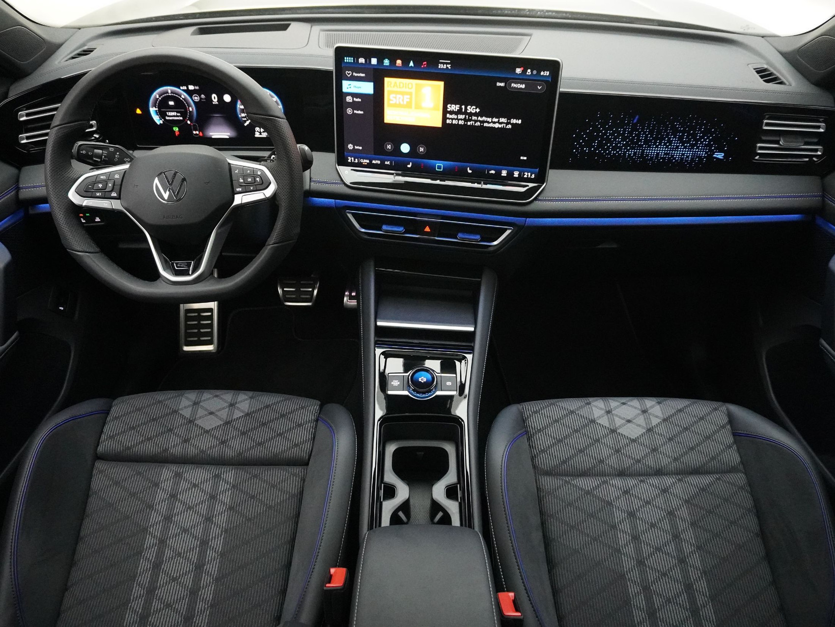 VW Tiguan 2.0 TDI DSG R-Line Black Style 4Motion (2025) **Anhängerkupplung/Head-UP/Panoramadach**