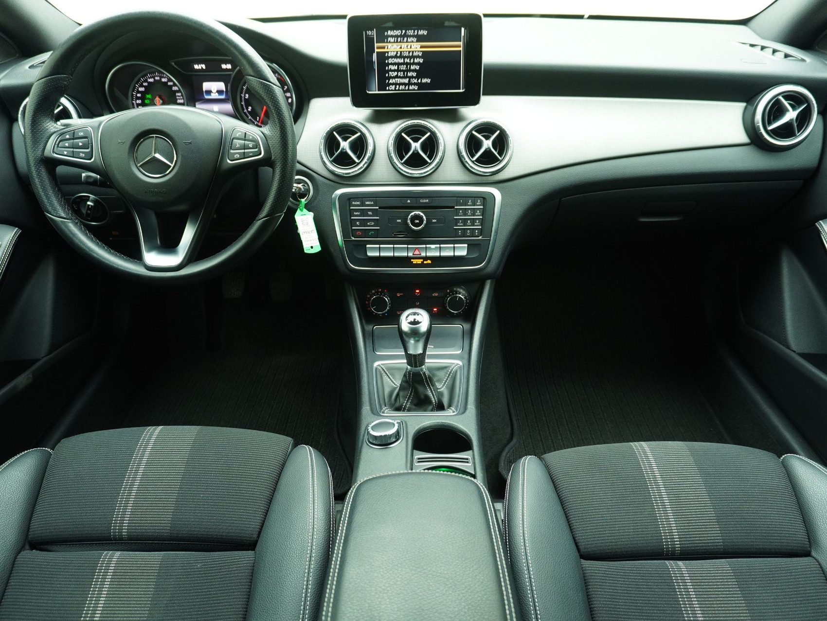 MERCEDES-BENZ CLA-Klasse CLA 200 Night Star Shooting Brake