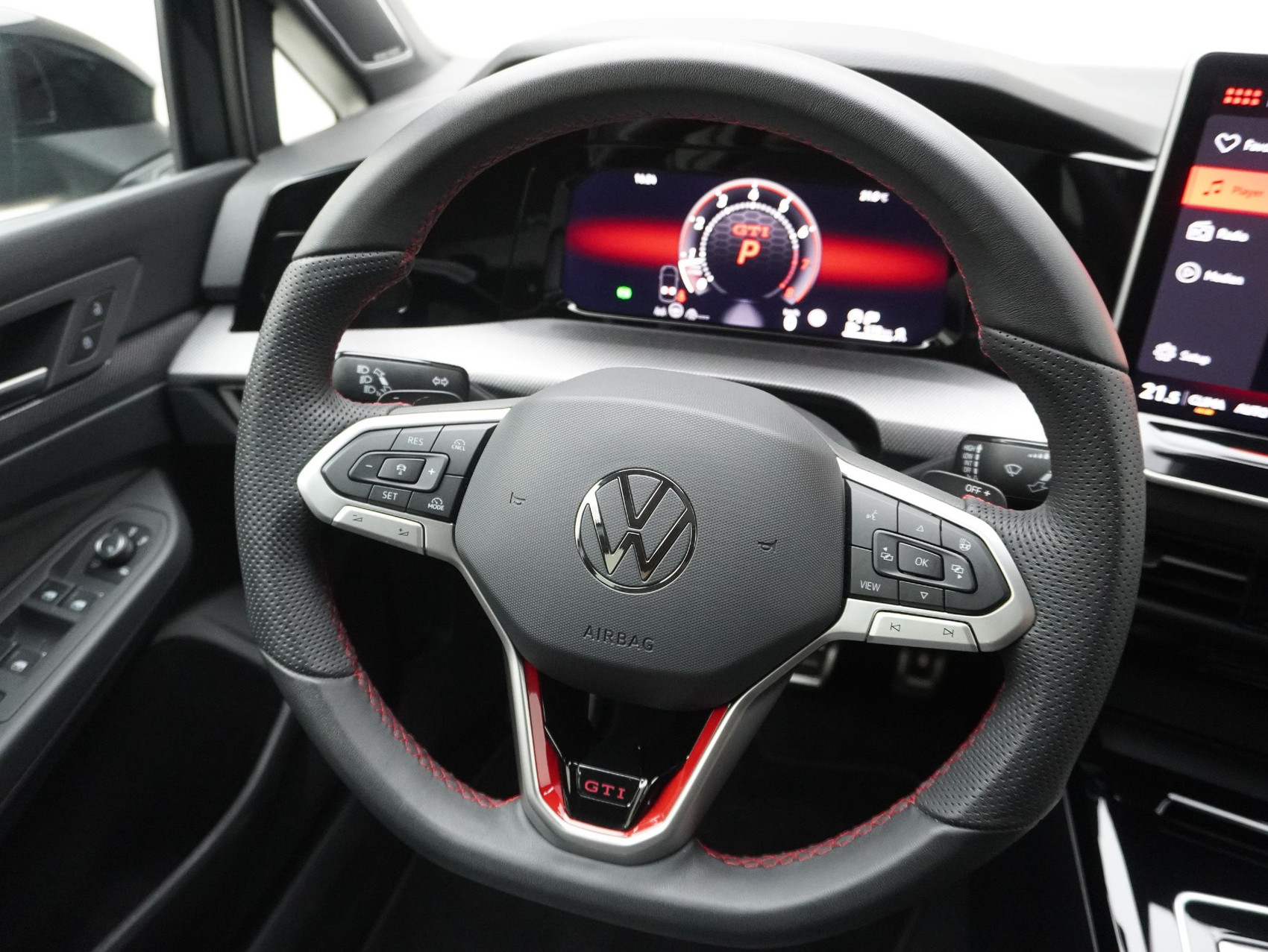 VW Golf 8.5 2.0 TSI DSG GTI Black Style (2025) ** Anhängerkupplung / Harman/Kardon / Panoramadach**