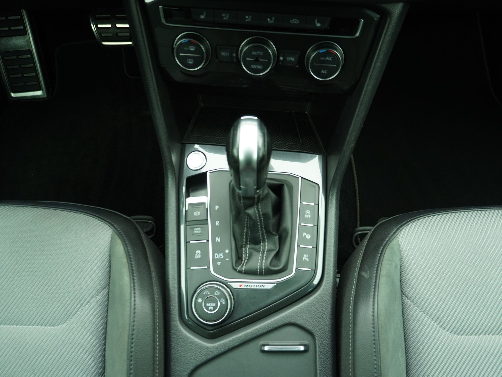 VW Tiguan 2.0 TSI DSG R-Line 4Motion