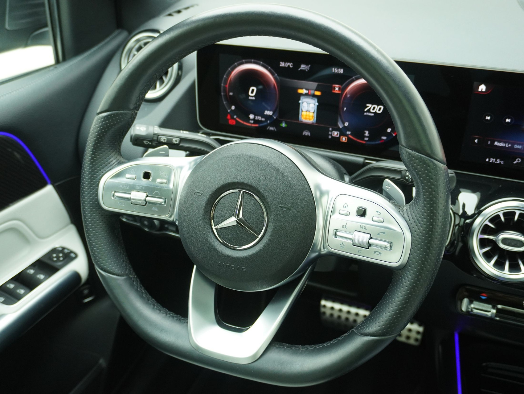 MERCEDES-BENZ B-Klasse B 250 AMG Line 4matic