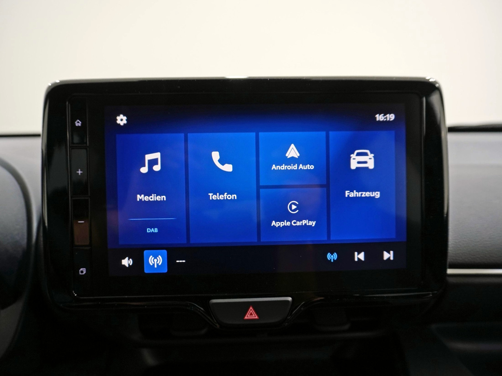 MAZDA 2 1.5 Hybrid Homura