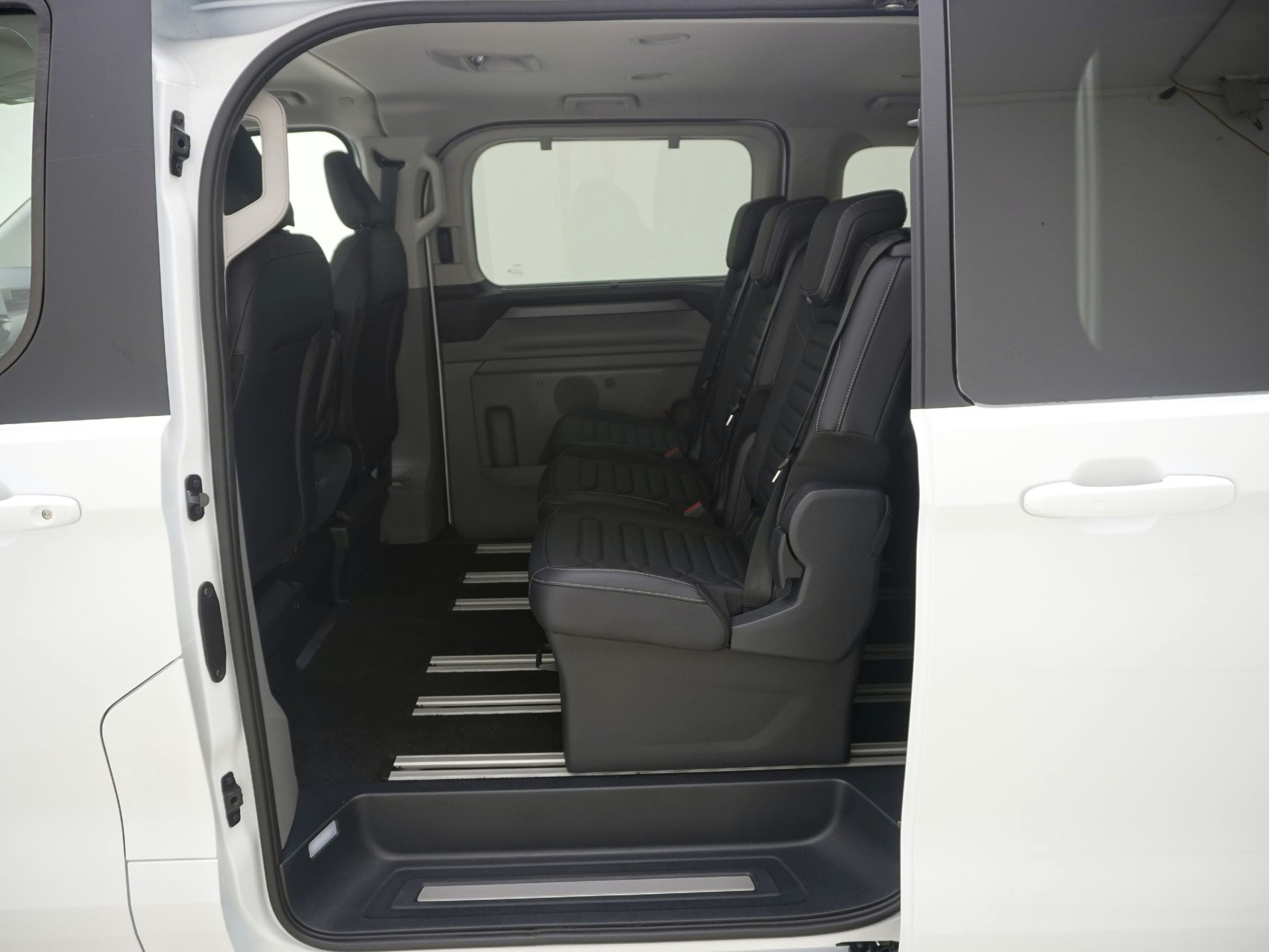 FORD Tourneo Custom L1 2.5 Plug-in-Hybrid Titanium X