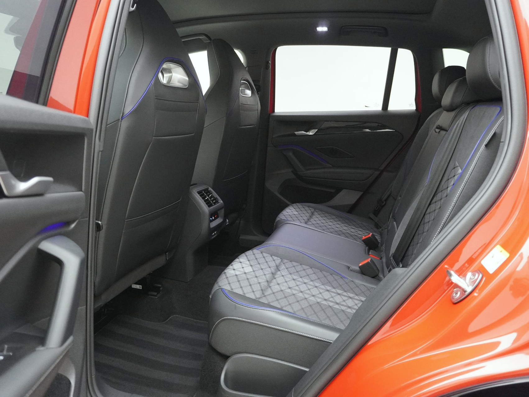 VW Tiguan 2.0 TSI DSG R-Line Black Style 4Motion (2025)