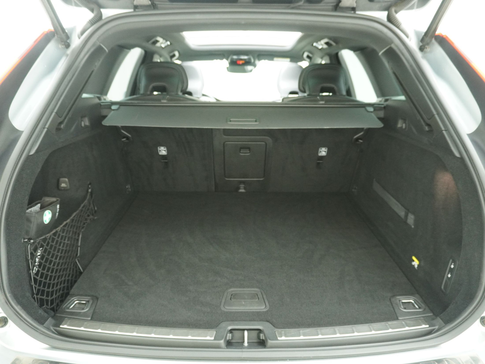 VOLVO XC60 2.0 T6 R-Design AWD