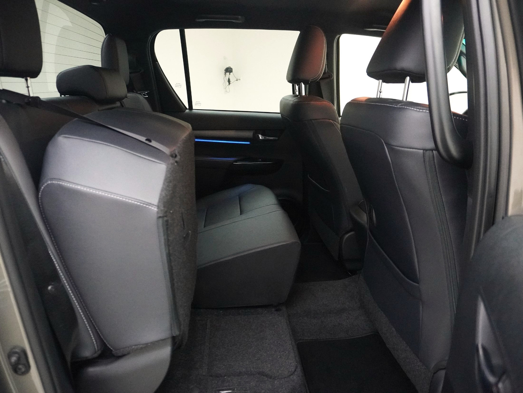 TOYOTA Hilux Double Cab.-Pick-up 2.8 D-4D MHEV 204 Invincible