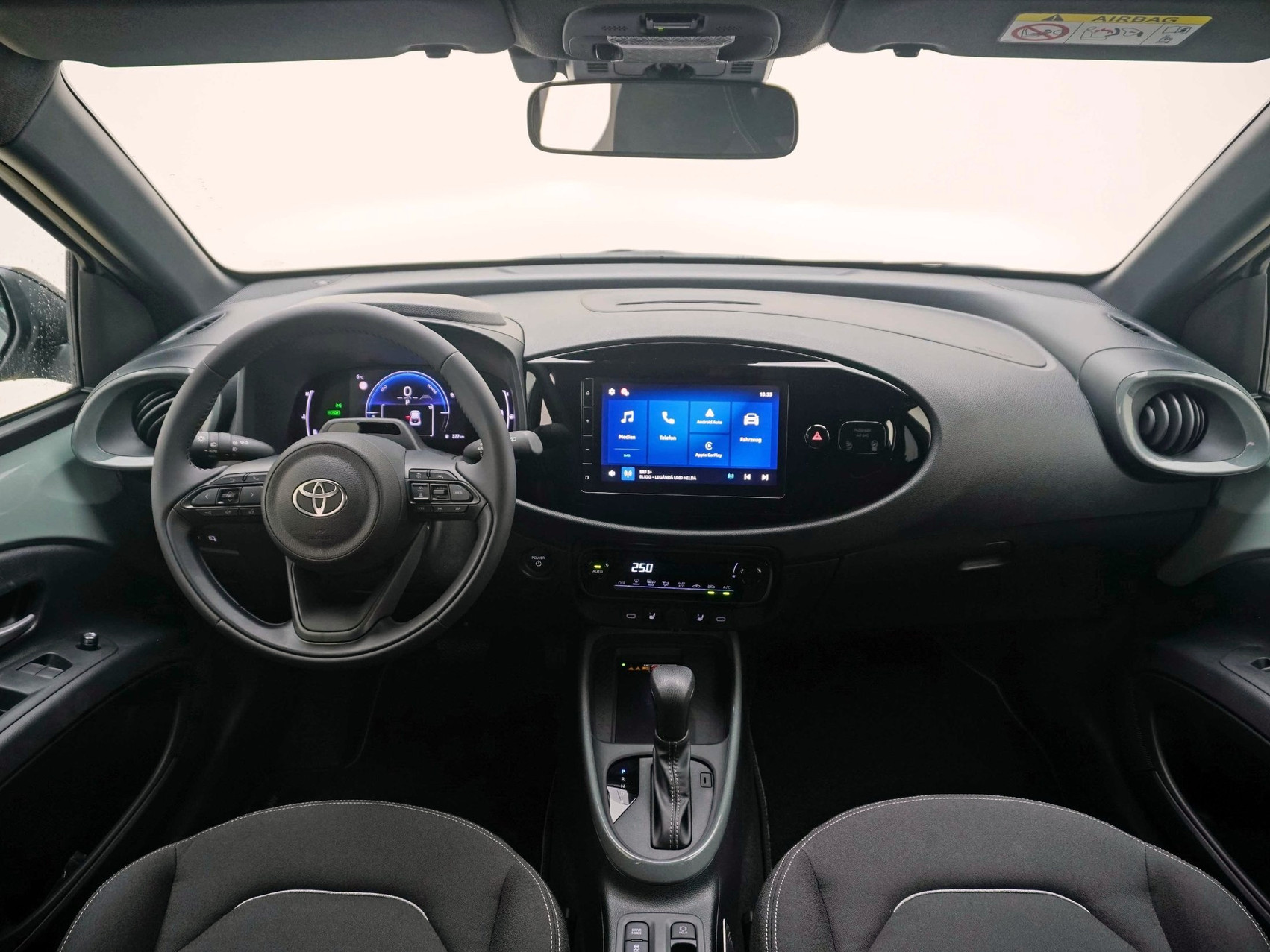 TOYOTA Aygo X 1.5 VVT-i HSD Trend ** inkl. Park Sensoren vo & hi **