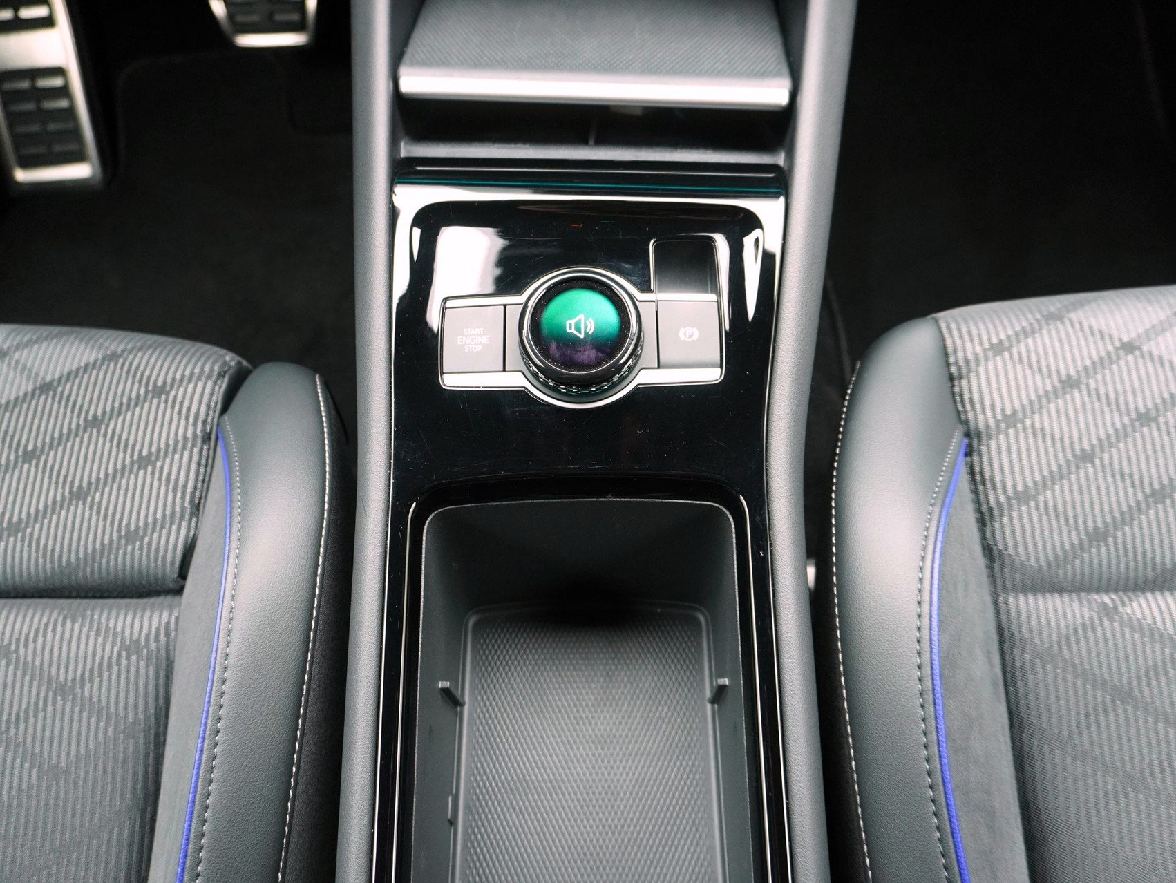 VW Tiguan 2.0 TSI DSG R-Line Black Style 4Motion (2025)