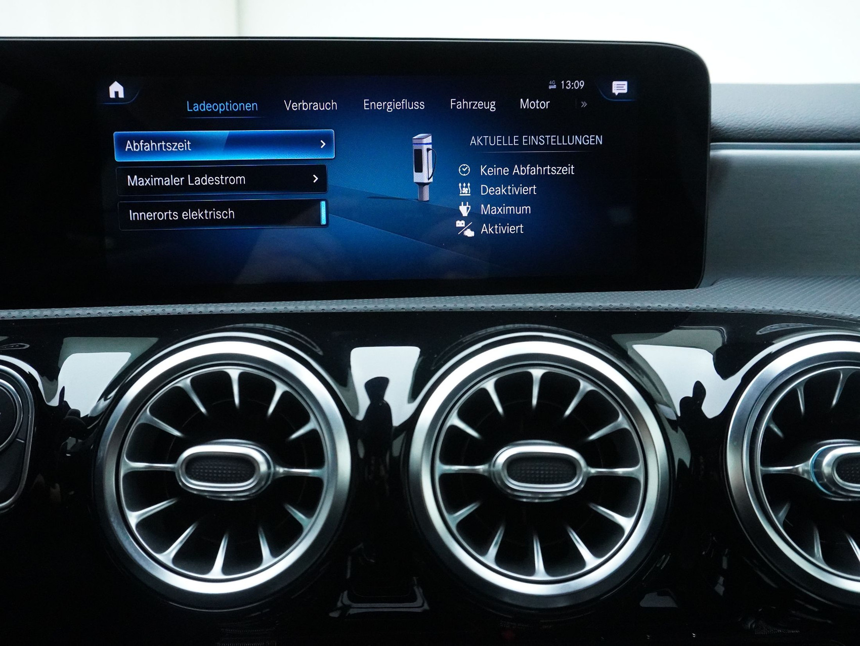 MERCEDES-BENZ A-Klasse A 250 e AMG Line