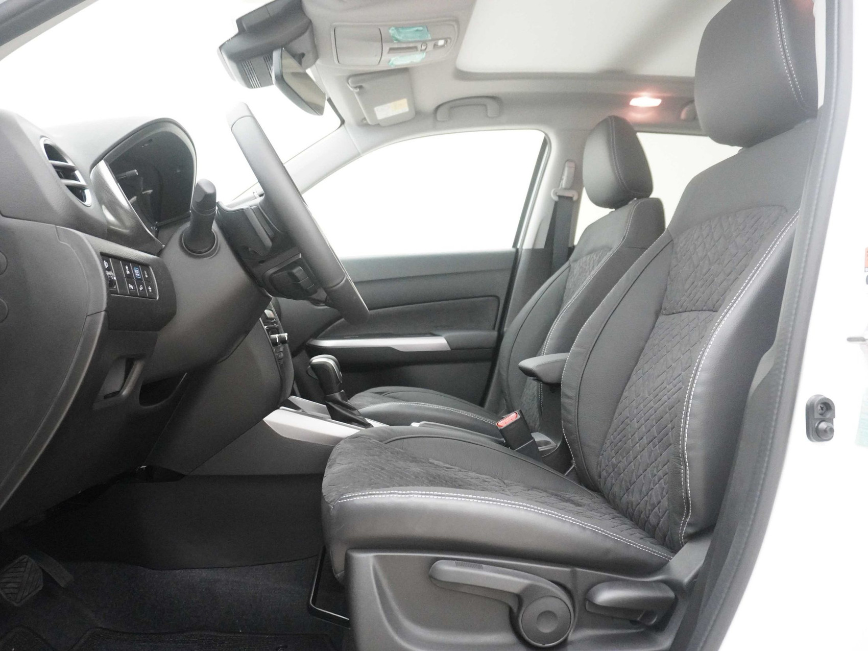 SUZUKI Vitara 1.5 Compact Top Hybrid 4×4