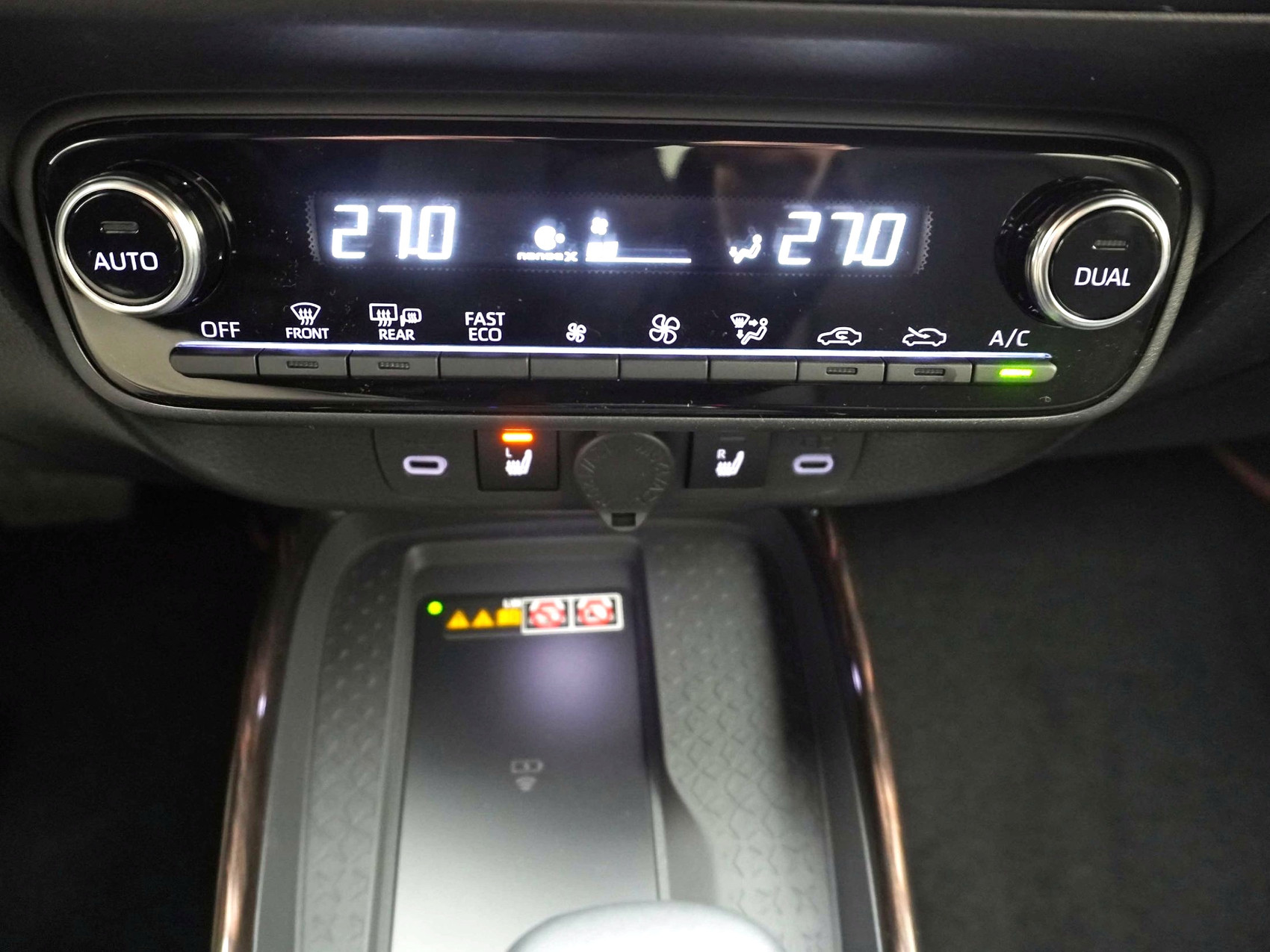 TOYOTA Aygo X 1.5 VVT-i HSD Style ** Faltdach — also oben ohne **