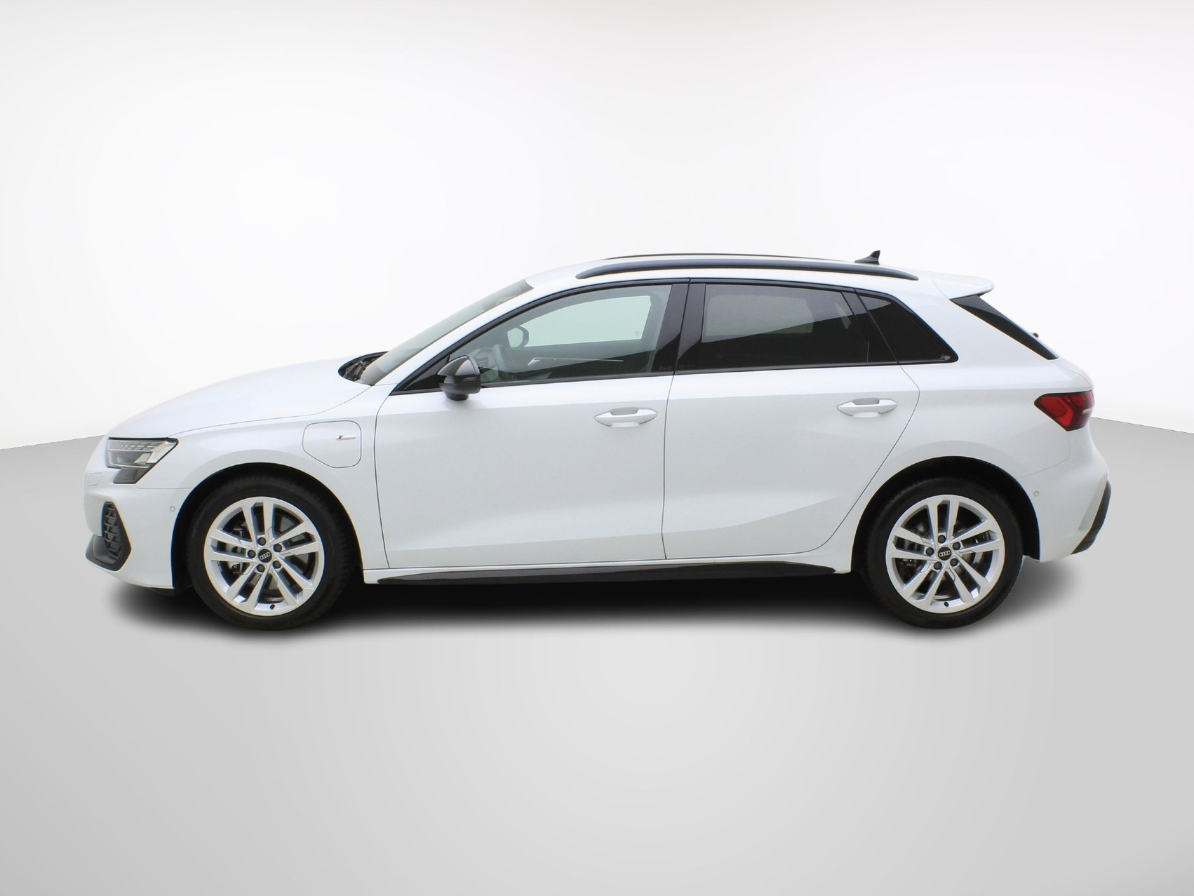 AUDI A3 Sportback 40 TFSI e S line S-Tronic **Audi Werksgarantie bis 05/2030**