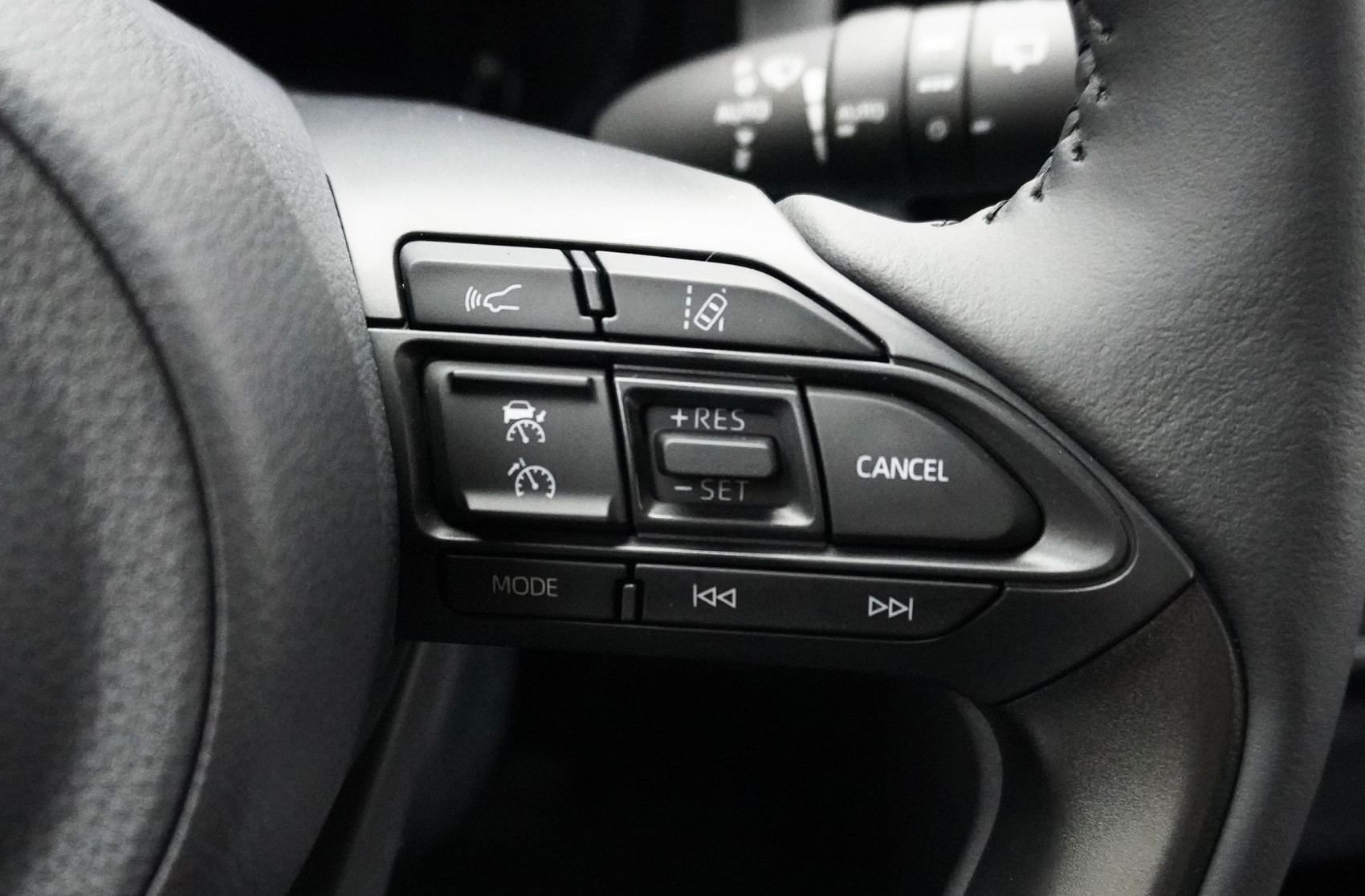 TOYOTA Yaris Cross 1.5 VVT-i HSD Trend AWD-i ** 4×4 ** inkl. 8-Fachbereifung **