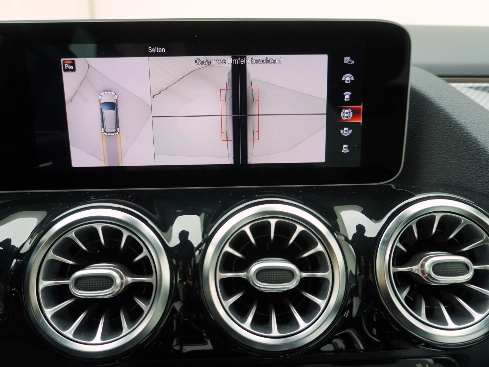 MERCEDES-BENZ B-Klasse B 250 AMG Line 4matic