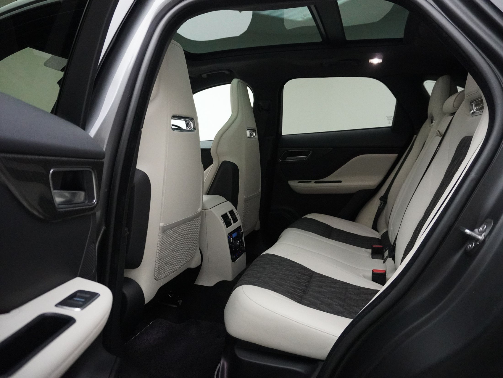 JAGUAR F-Pace 5.0 V8 SVR AWD